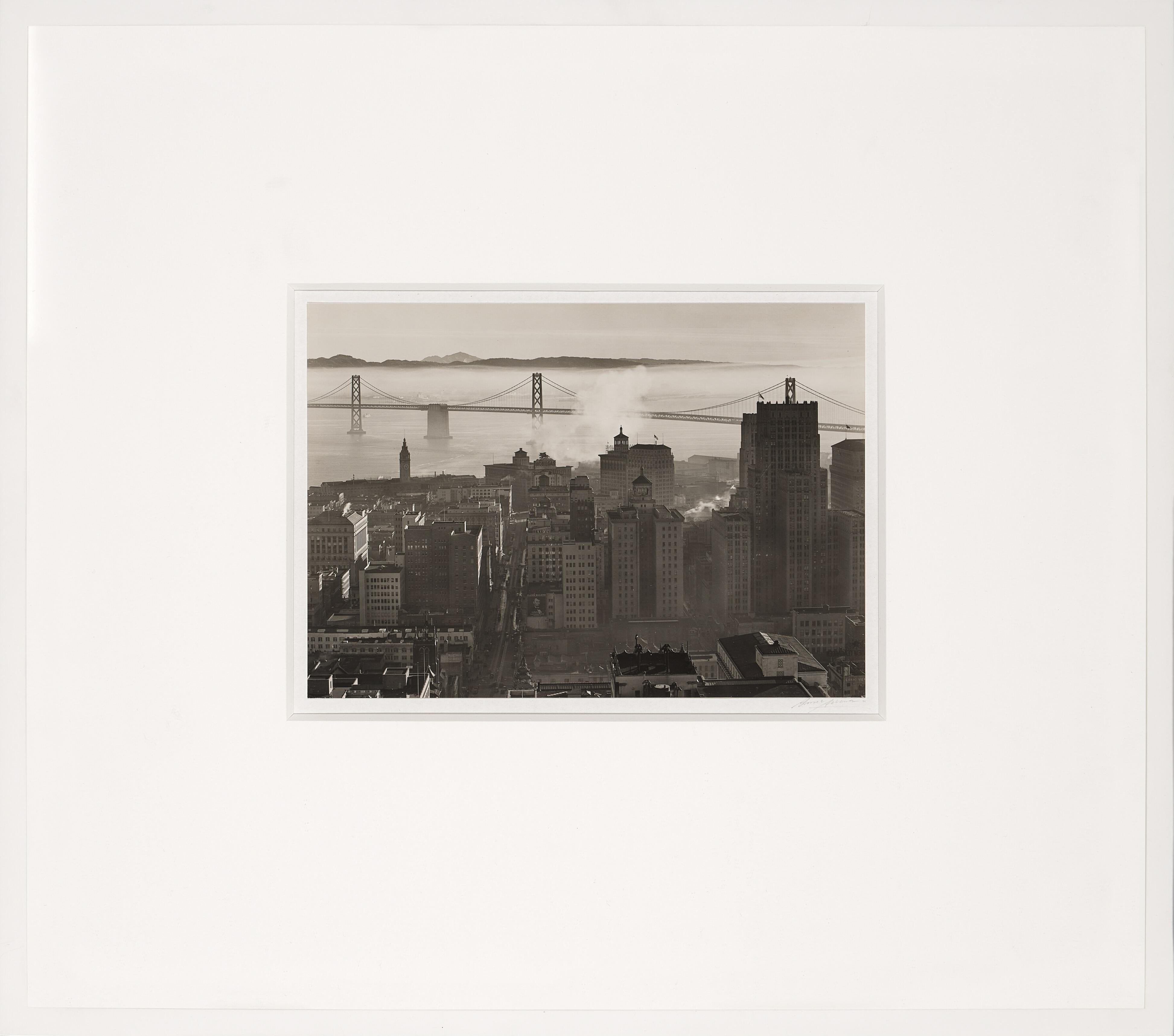 Blick auf die Bay Bridge von San Francisco aus – Photograph von Ansel Adams