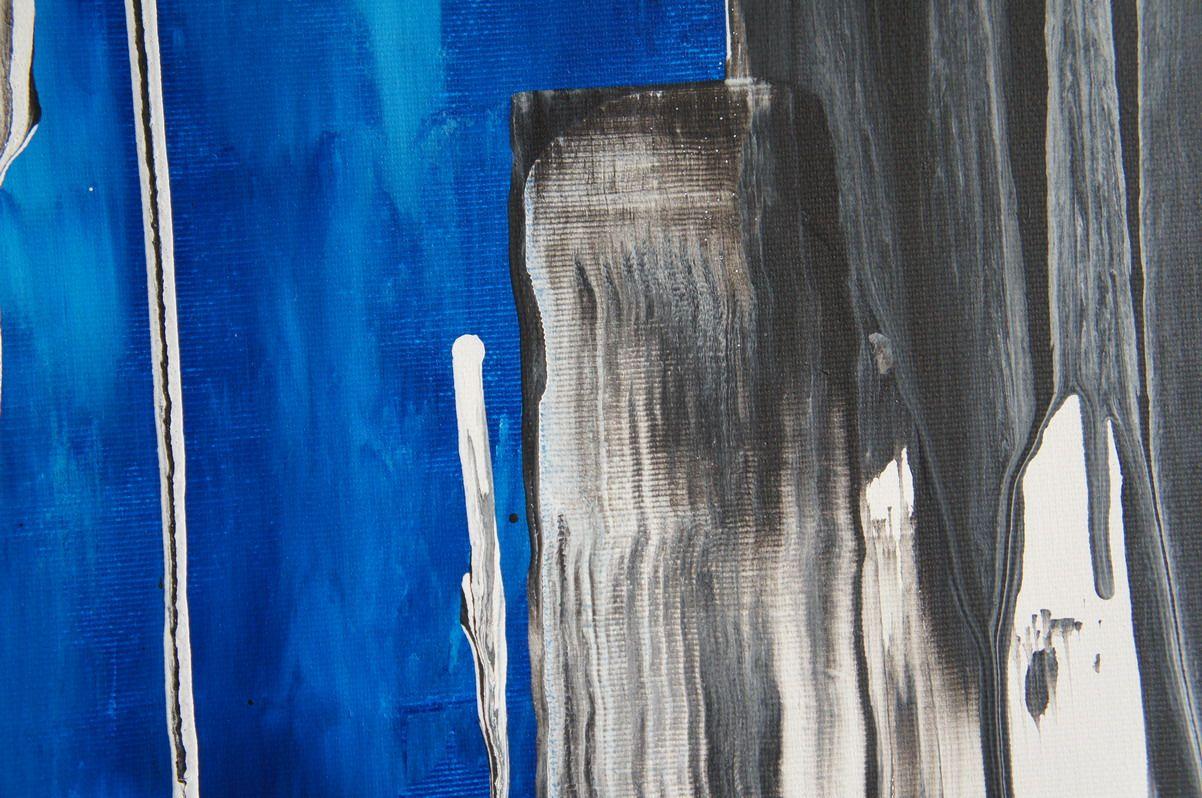Aporta algo de color a un cuadro que, de otro modo, sería en blanco y negro. Éste es el primero de los dos cuadros del núcleo azul. ¡Que aproveche! Pintura única realizada con colores acrílicos de alta calidad sobre lienzo de galería profesional