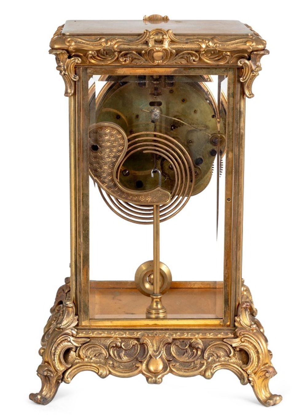 Américain Horloge de table en laiton coulé Ansonia en vente