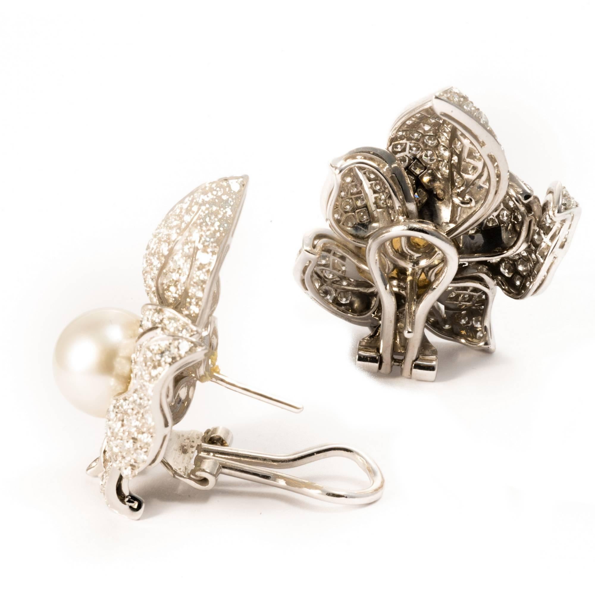 Ansuini Diamonds and Pearls 18K White Gold Orchid Earrings In New Condition For Sale In Roma, IT
