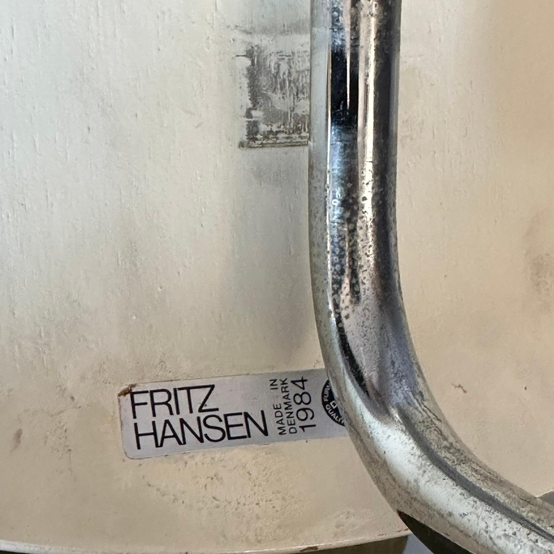 Chaise Ant 3100 d'Arne Jacobsen pour Fritz Hansen Danemark 1984 en bois courbé blanc en vente 6
