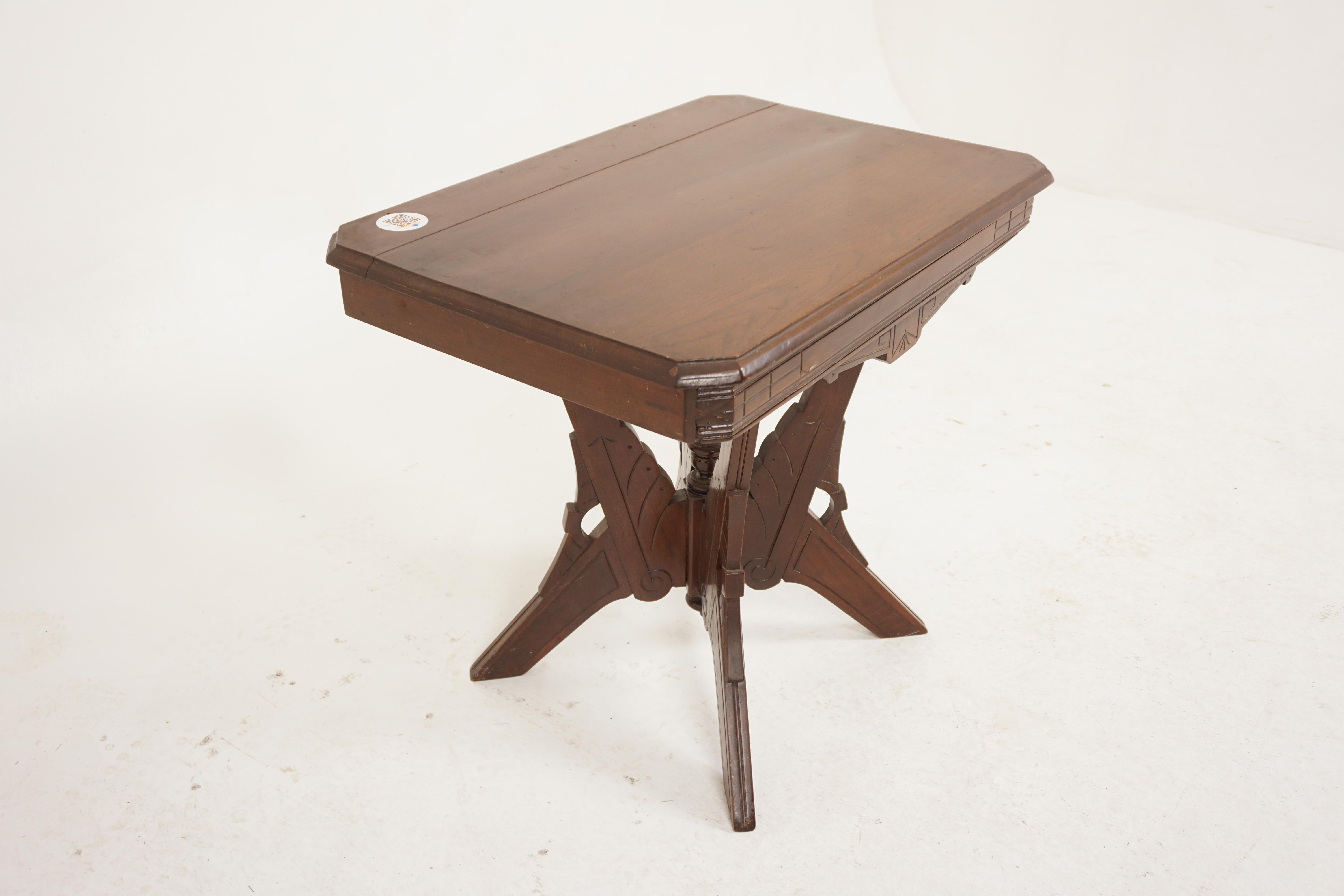 Ant. American Carved Walnut Eastlake Parlour Table, American, 1890 In Good Condition For Sale In Vancouver, BC