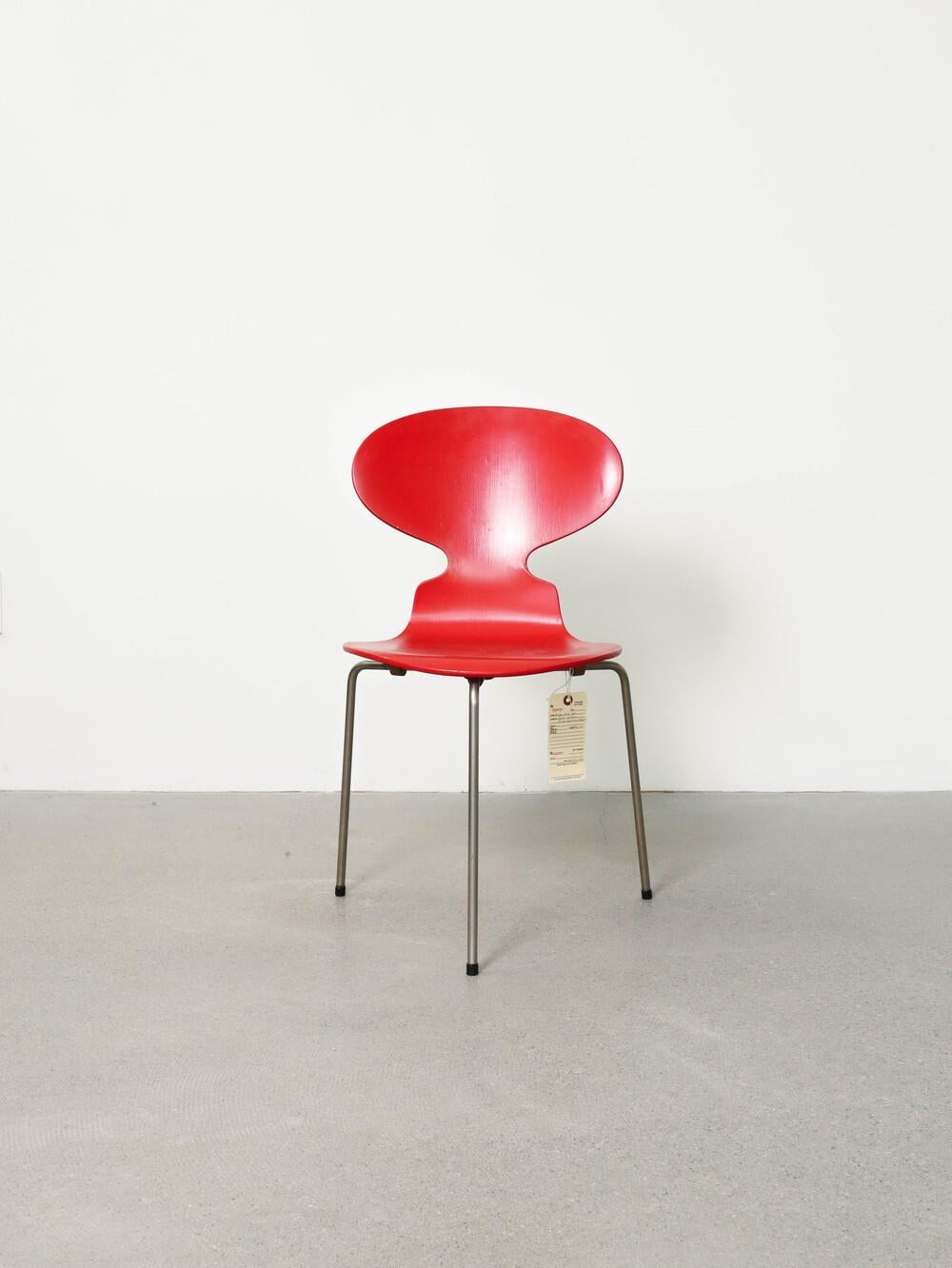 Ant Chair for Fritz Hansen by Arne Jacobsen in brilliant red
