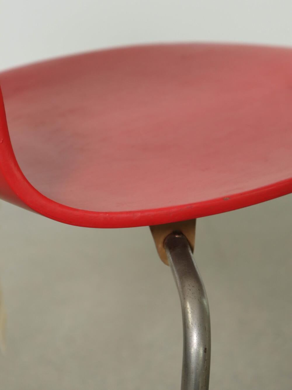 Bois Chaise Ant pour Fritz Hansen par Arne Jacobsen (rouge) en vente