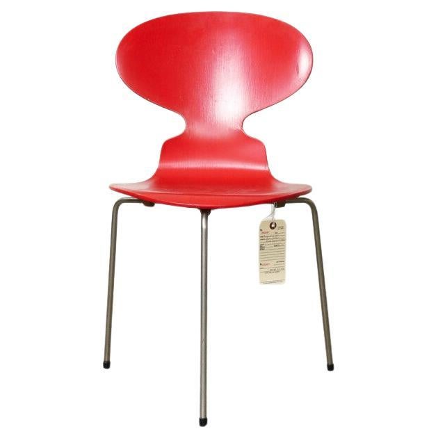 Chaise Ant pour Fritz Hansen par Arne Jacobsen (rouge) en vente