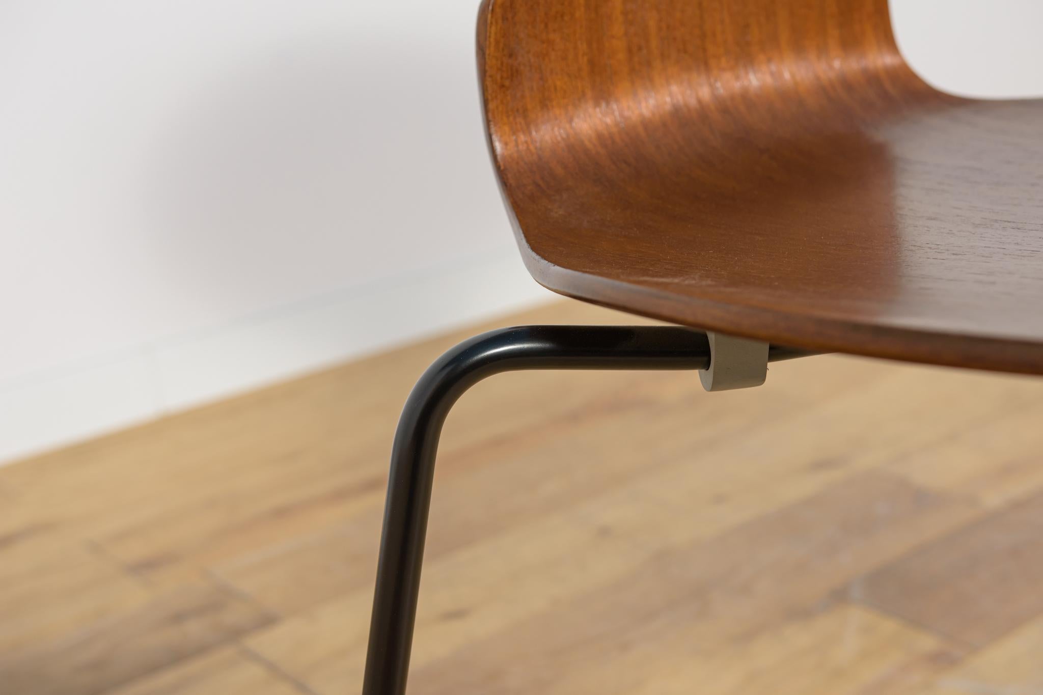 Sedia Ant Modello 3101 in teak di Arne Jacobsen per Fritz Hansen, anni '70, Danimarca. in vendita 6