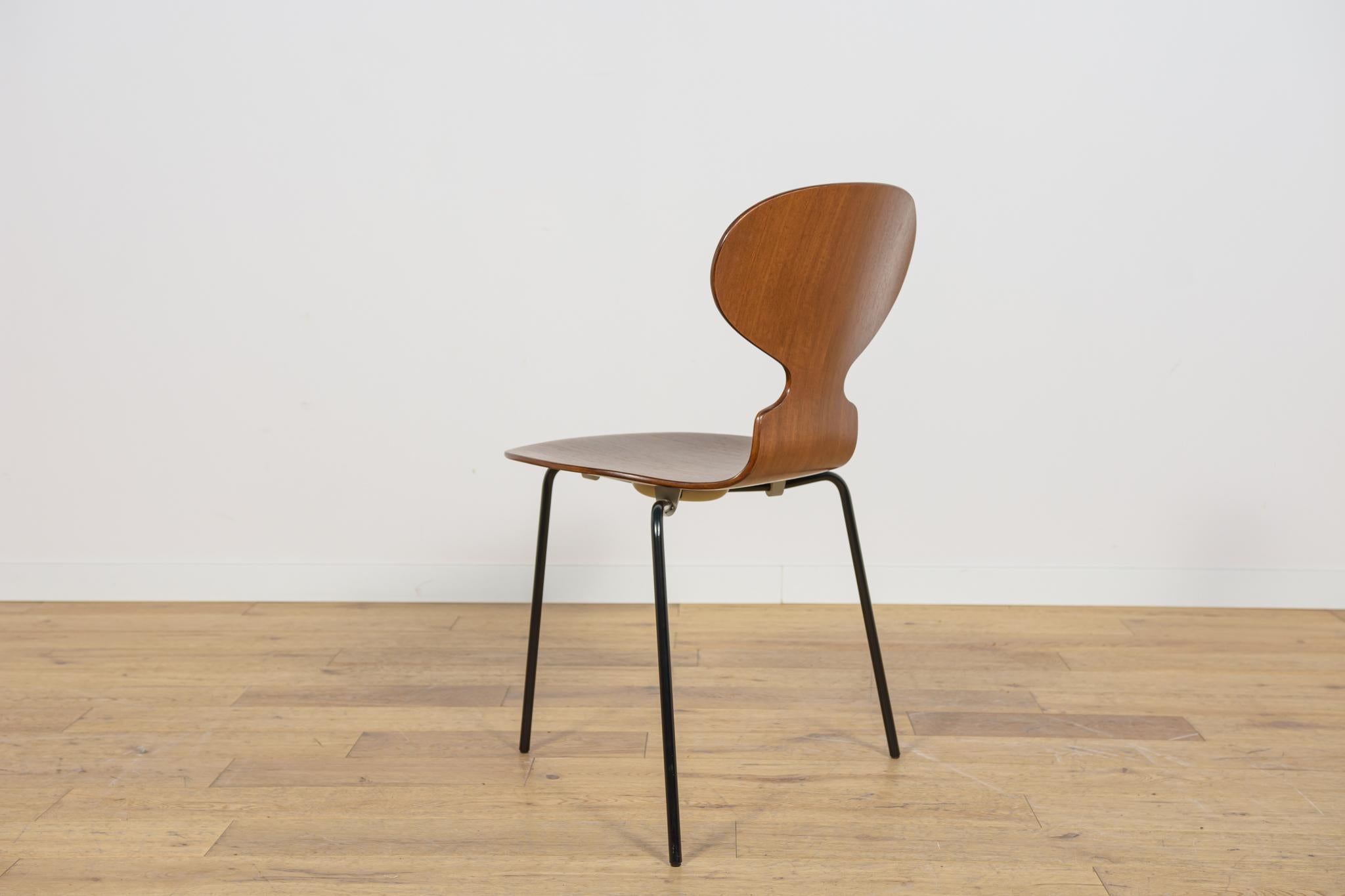 Sedia Ant Modello 3101 in teak di Arne Jacobsen per Fritz Hansen, anni '70, Danimarca. in vendita 1