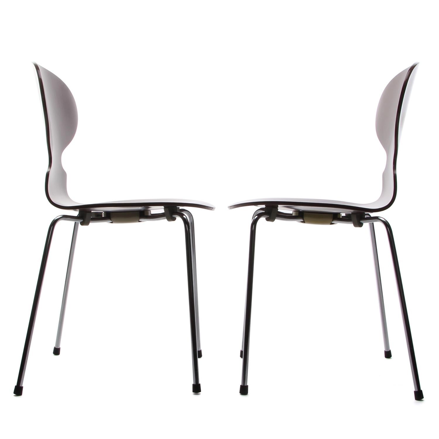 Lacquered Ant Chairs (Pair), Model 3100 Chairs by Arne Jacobsen for Fritz Hansen in 1952