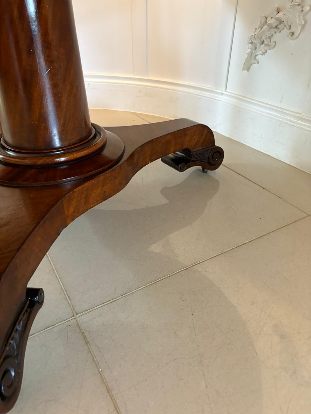 Mesa de Comedor Circular Antigua Regencia 6 Plazas Caoba Figurada de Calidad en venta 1