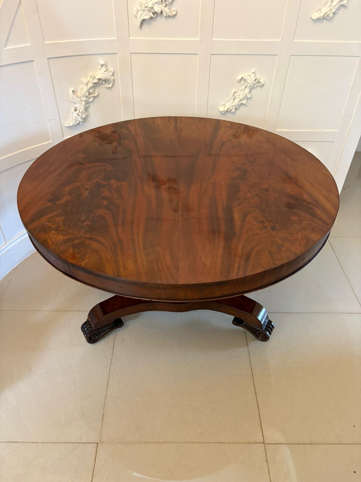 Mesa de Comedor Circular Antigua Regencia 6 Plazas Caoba Figurada de Calidad en venta 2