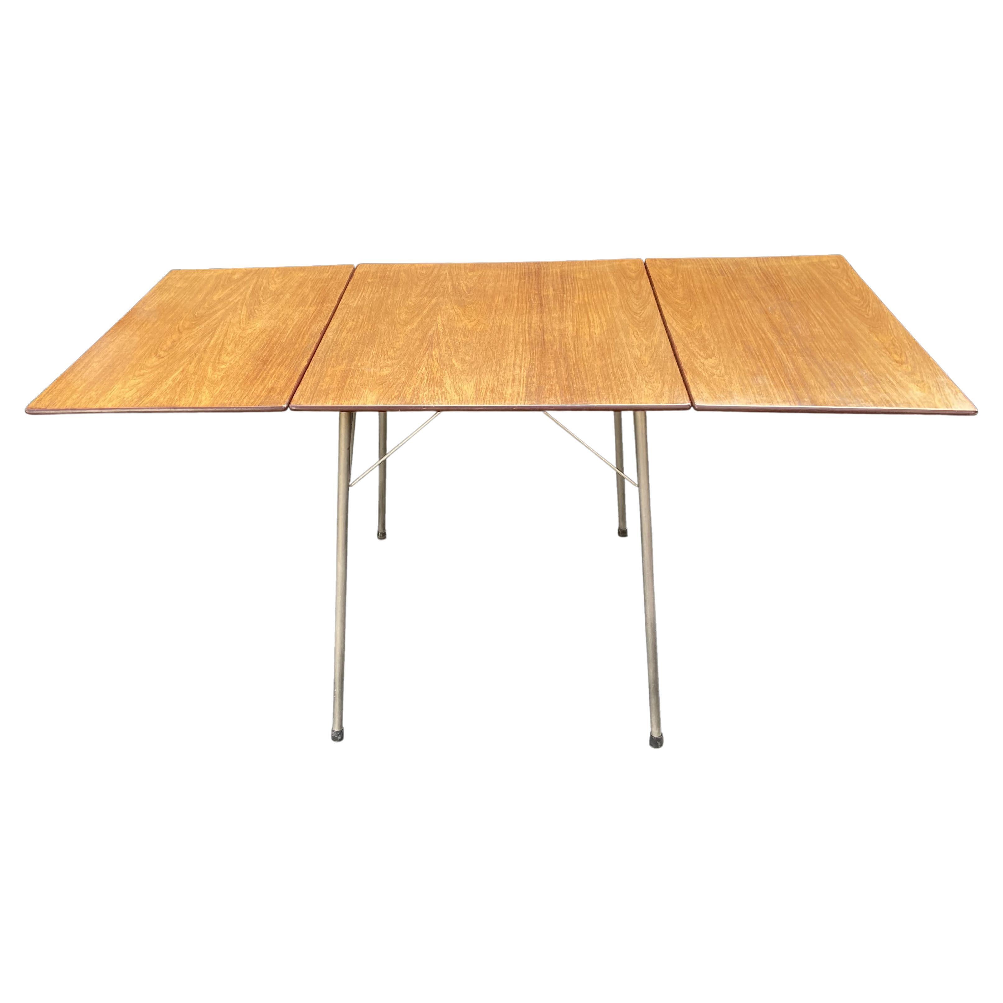 Table « Ant » Modèle 3601 d'Arne Jacobsen pour Fritz Hansen