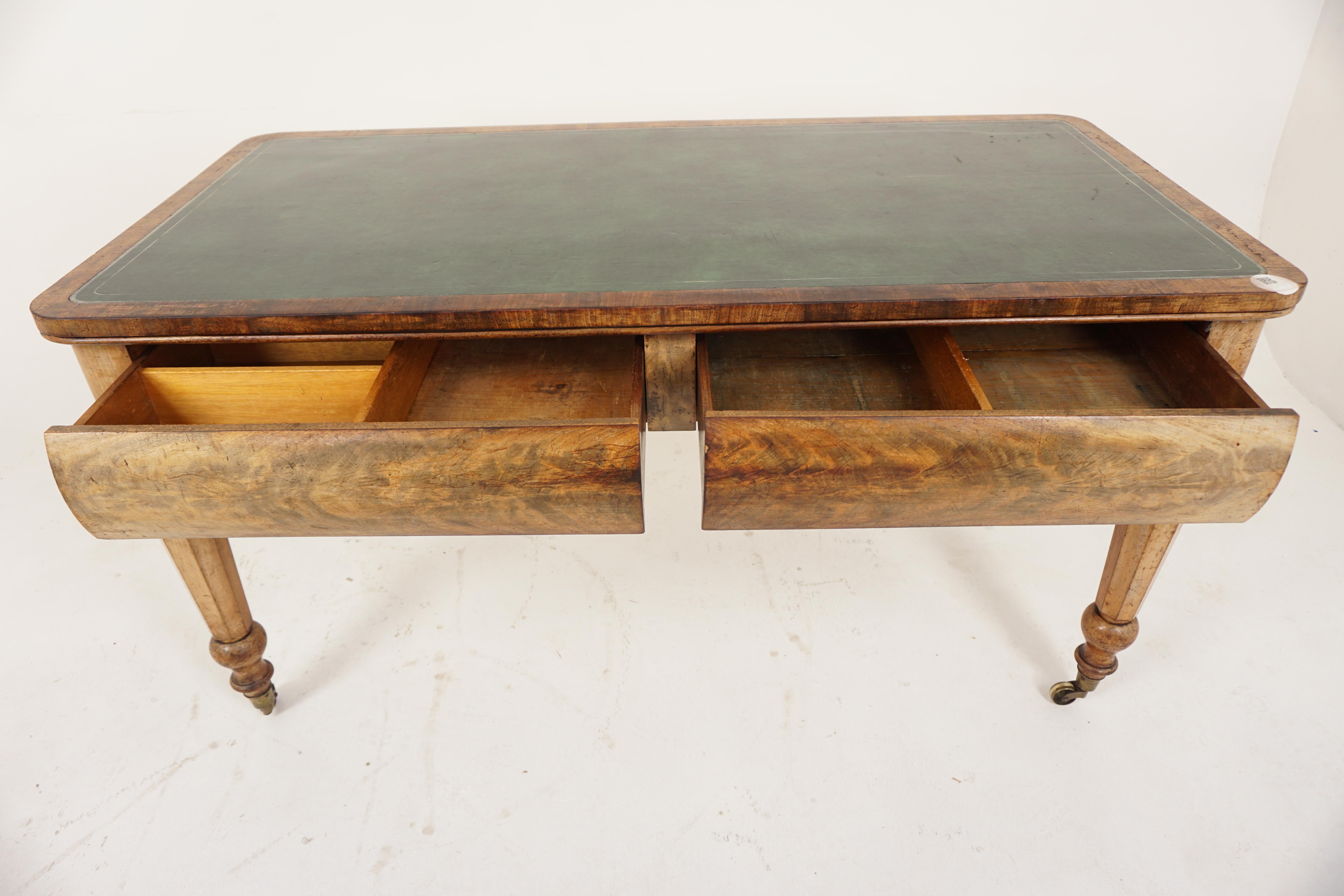 Ant. Vict. Walnut Free Standing Writing Table, Writing Desk, Scotland 1840, H672 In Good Condition In Vancouver, BC