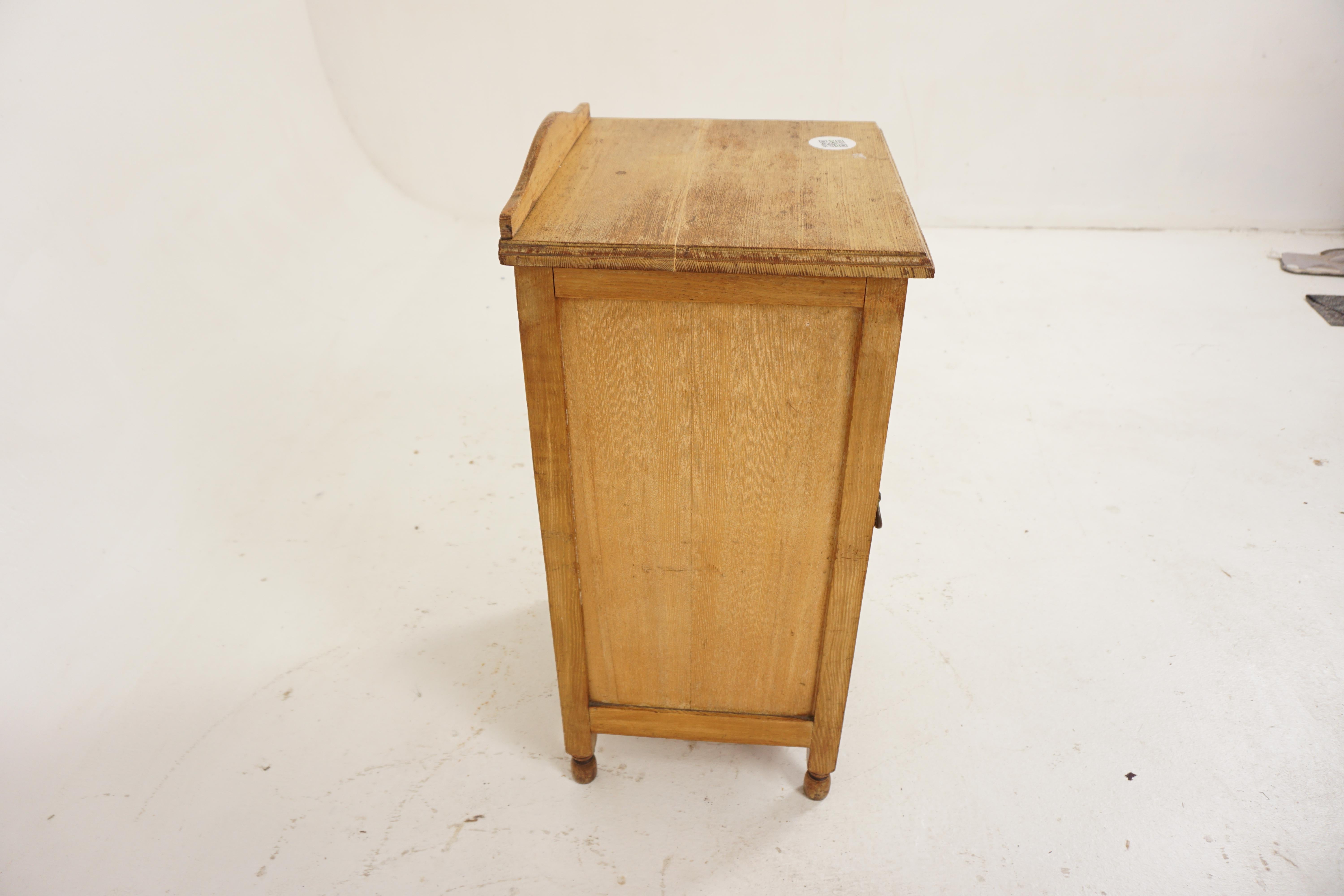 Ant. Victorian Ash Nightstand, Bedside Lamp Table, Scotland 1880, H725 For Sale 3