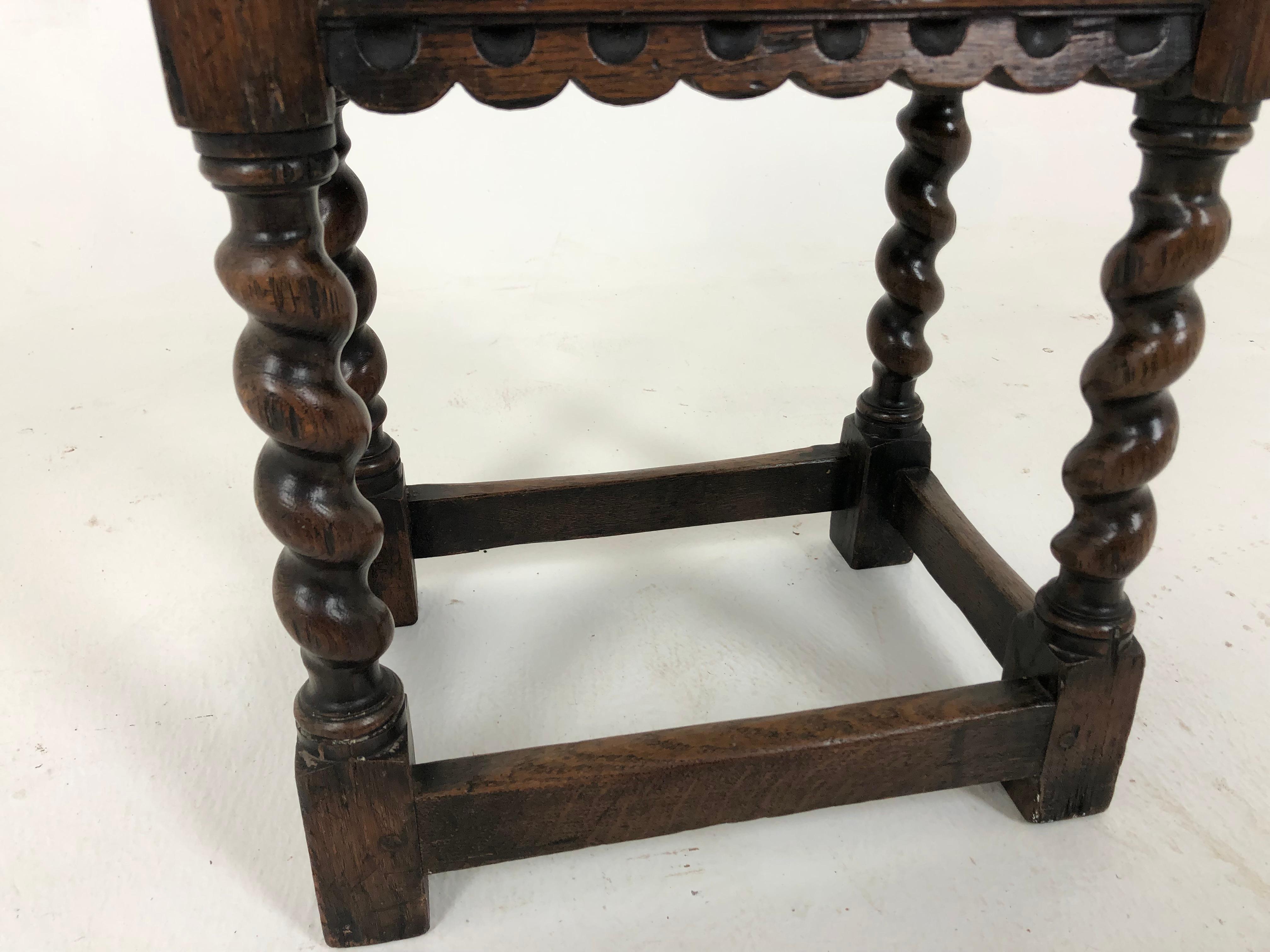 Ant. Victorian Carved Barley Twist Oak Joint Stool, Table, Scotland 1890, H836 In Good Condition In Vancouver, BC