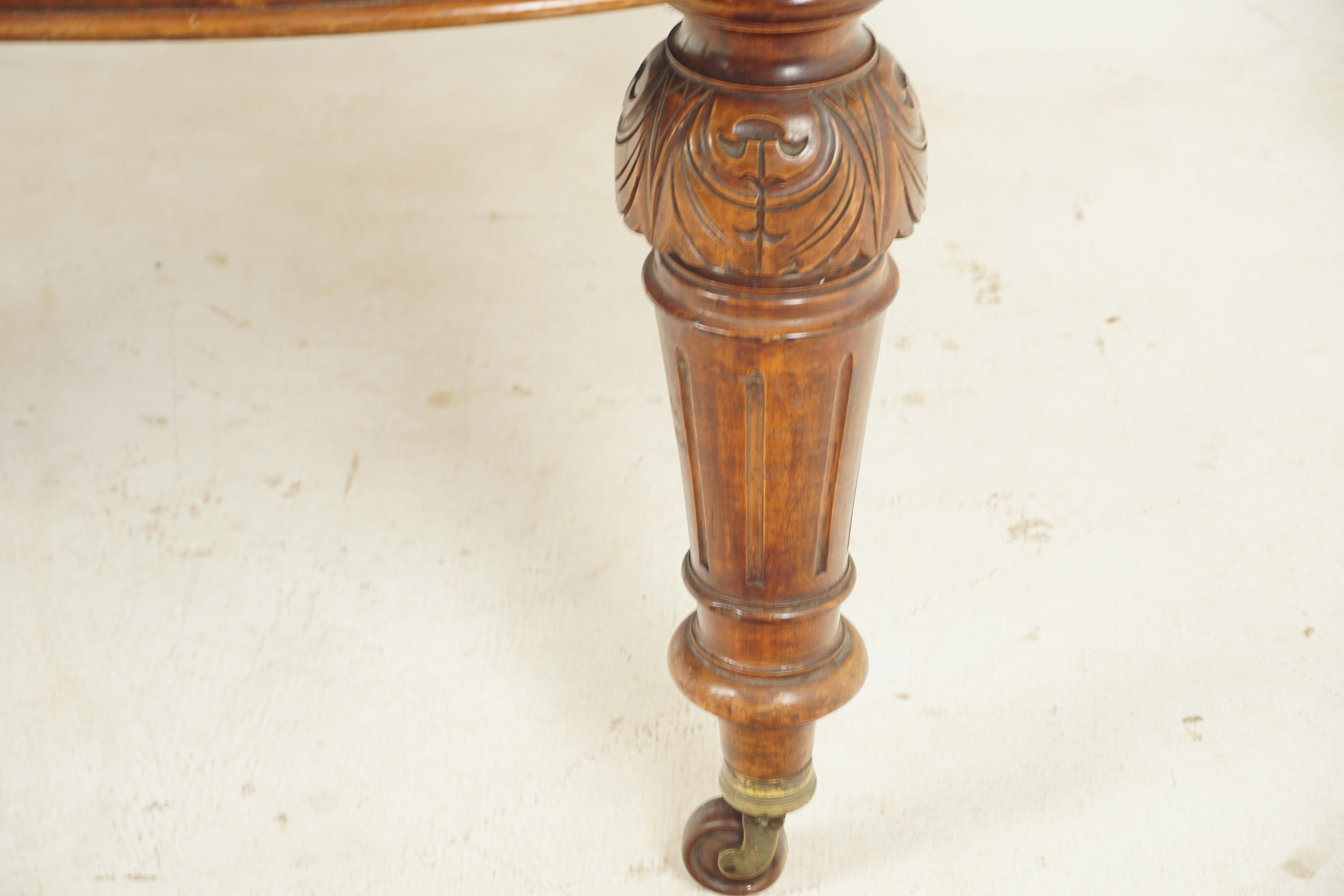 Ant. Victorian Walnut 2 Leaf Circular Extending Dining Table, Scotland 1880 H648 In Good Condition In Vancouver, BC