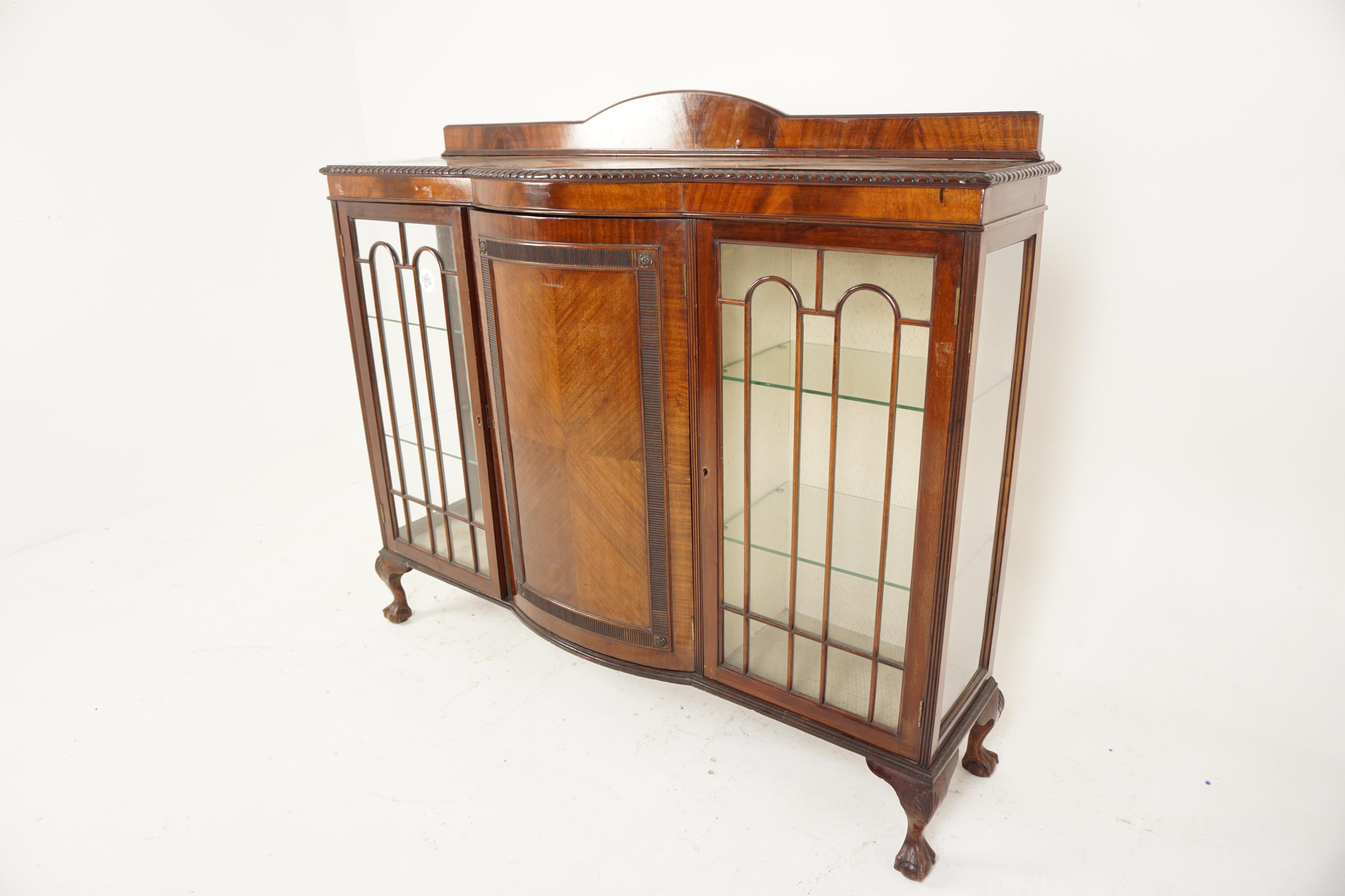 Antique walnut display case, China cabinet quality bow front, Scotland 1900, H732

Scotland 1900
Solid walnut
Original finish
Moulded top with classic pie crust edge
With desirable bow front to the central door with two interior