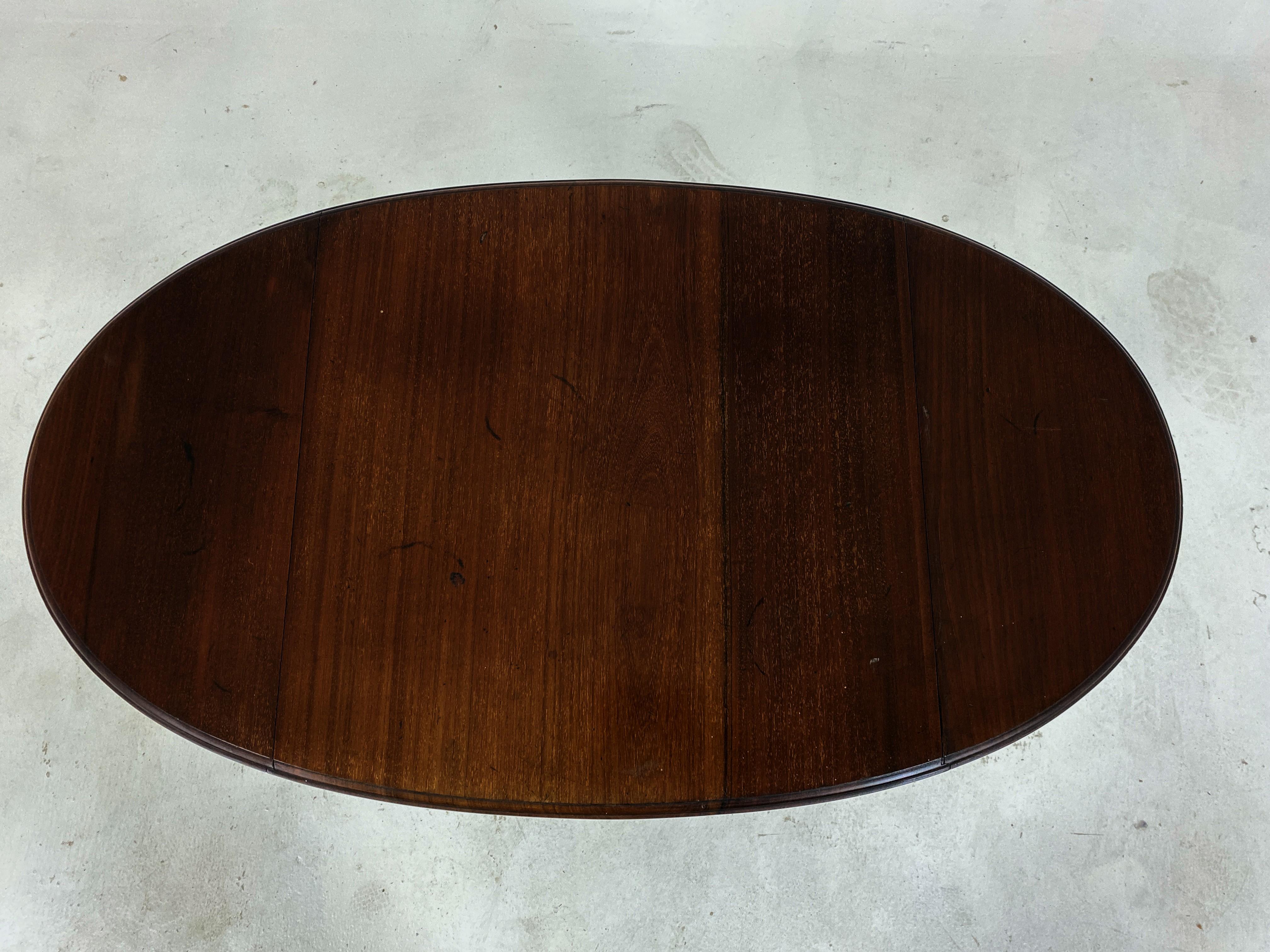 Ant. Walnut Drop Leaf Gateleg Table with Drawer, Scotland 1920, H706 For Sale 4