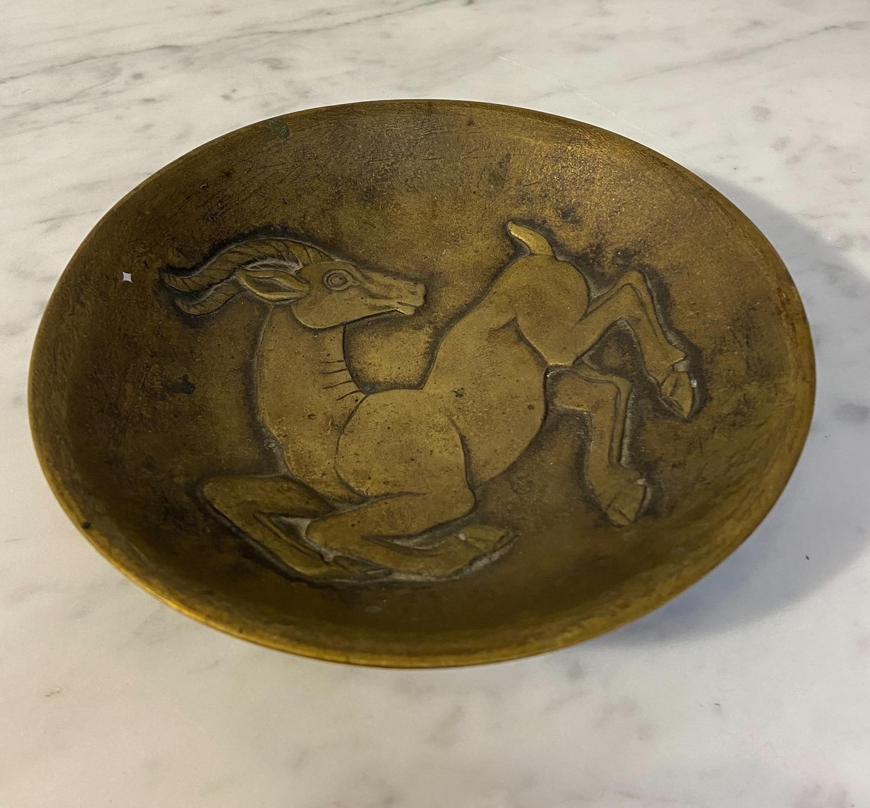 Other Antelope Bronze Cup, Riccardo Scarpa, circa 1978 For Sale