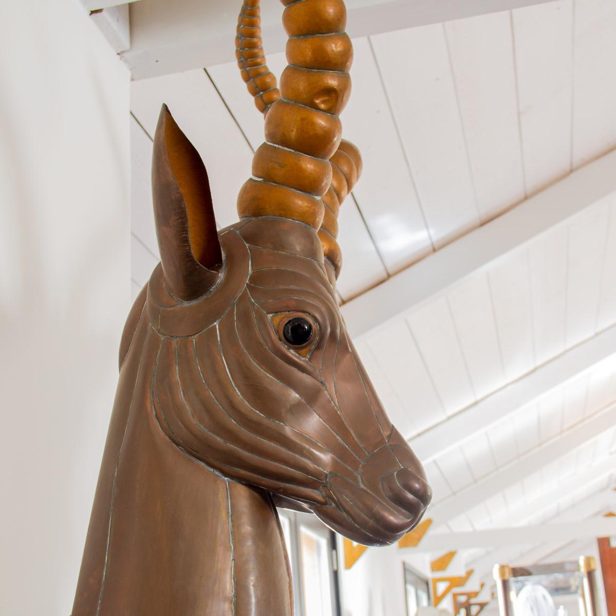 Ottone Scultura con testa di antilope di Sergio Bustamante, anni '70 in vendita