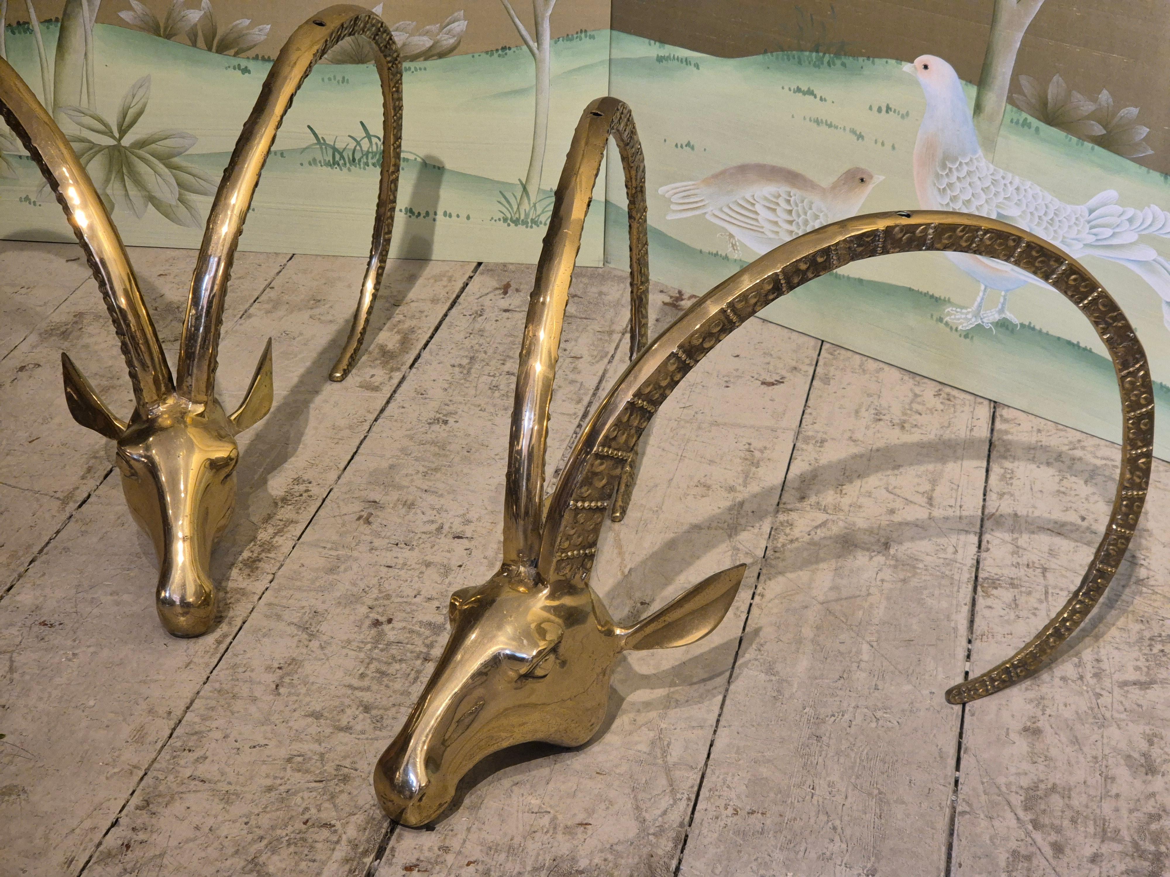 Européen Base de table basse Antelope/Ibex, laiton, Régence hollywoodienne, années 1970 en vente