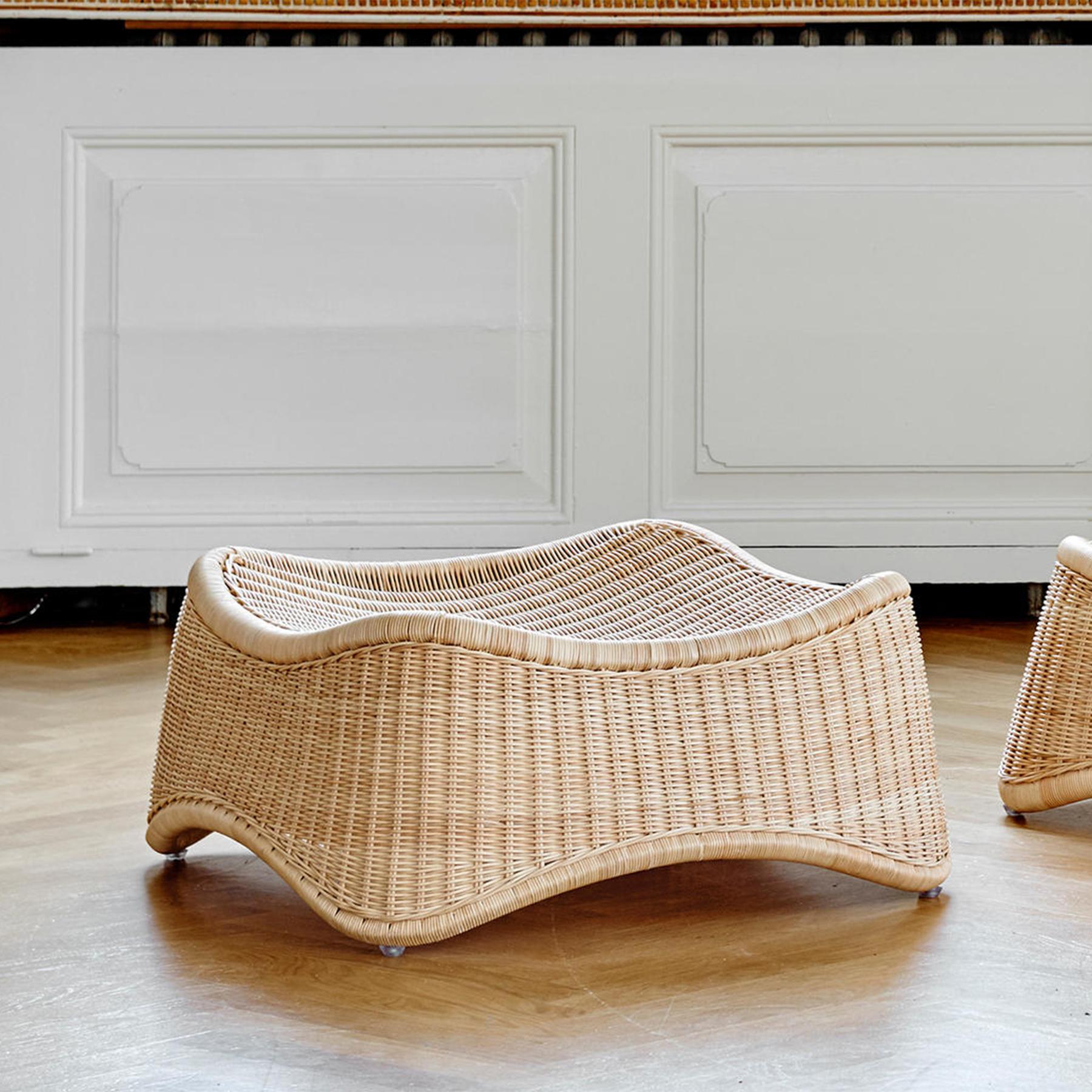 Set poltrona e pouf Antem in vendita 3