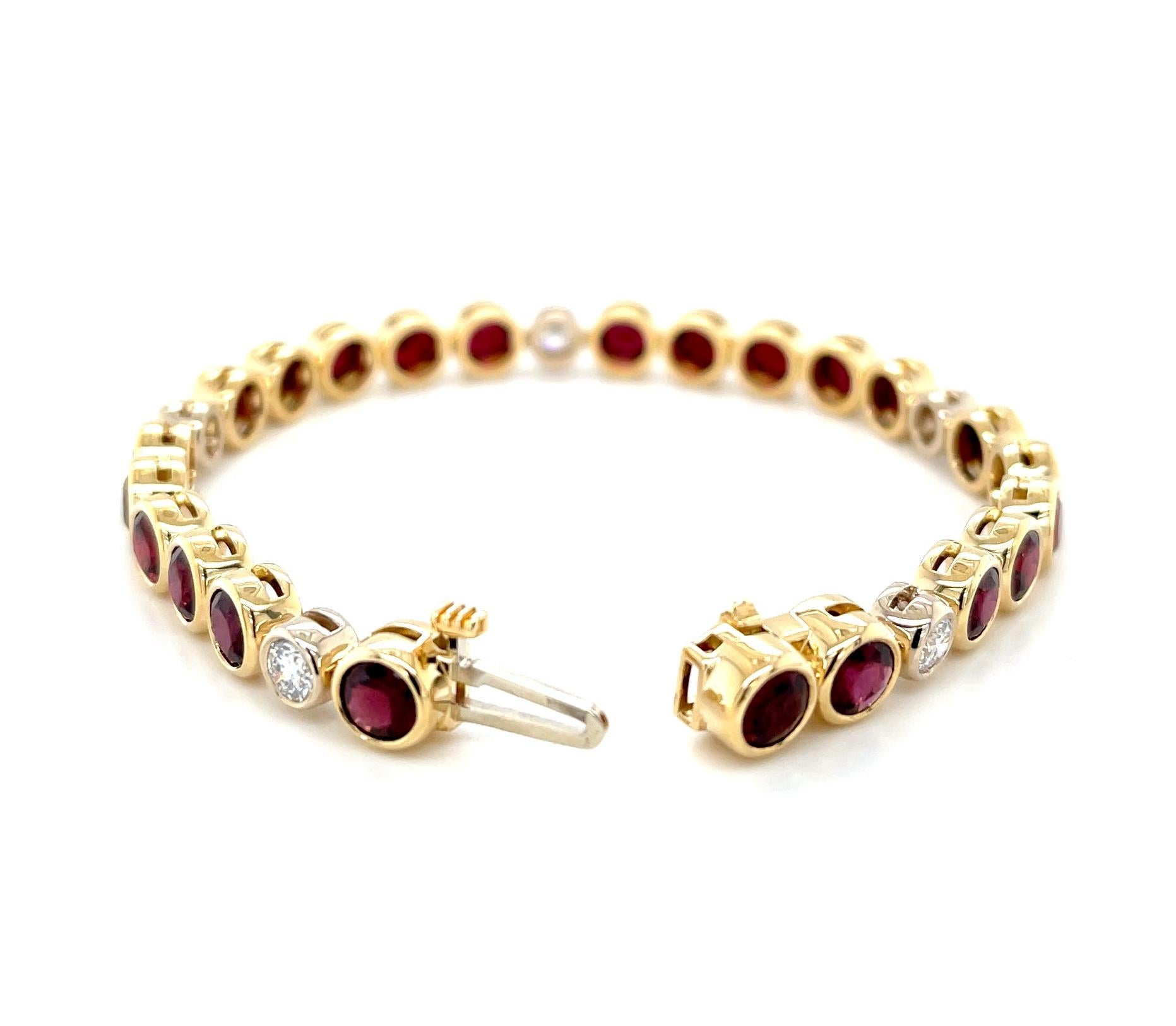Artisan Anthill Chrome Pyrope Garnet & Diamond Tennis Bracelet in 18k Yellow Gold For Sale