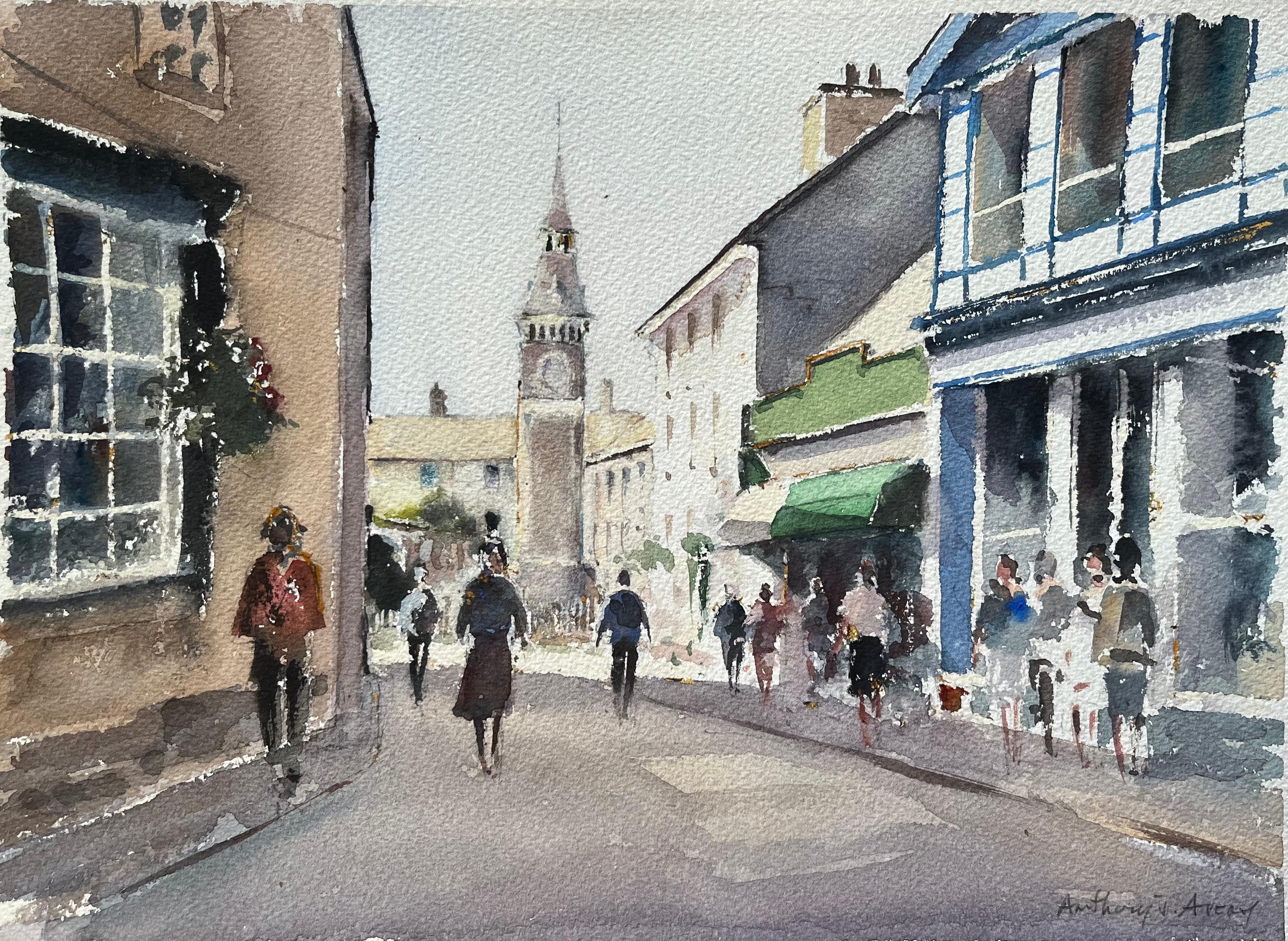 Landscape Painting de Anthony Avery - Acuarela impresionista británica de un bullicioso centro urbano con torre de reloj