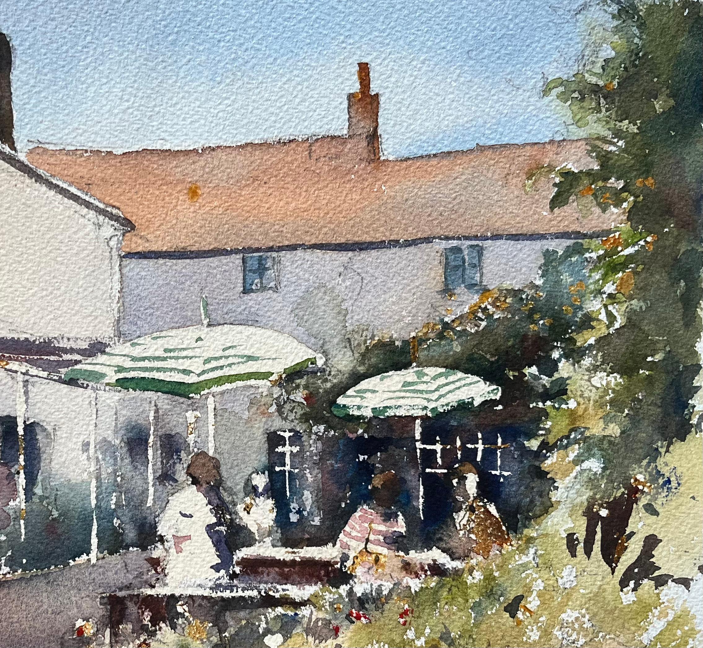 Aquarelle impressionniste britannique d'une scène de café dans une cour ensoleillée et animée - Gris Landscape Painting par Anthony Avery