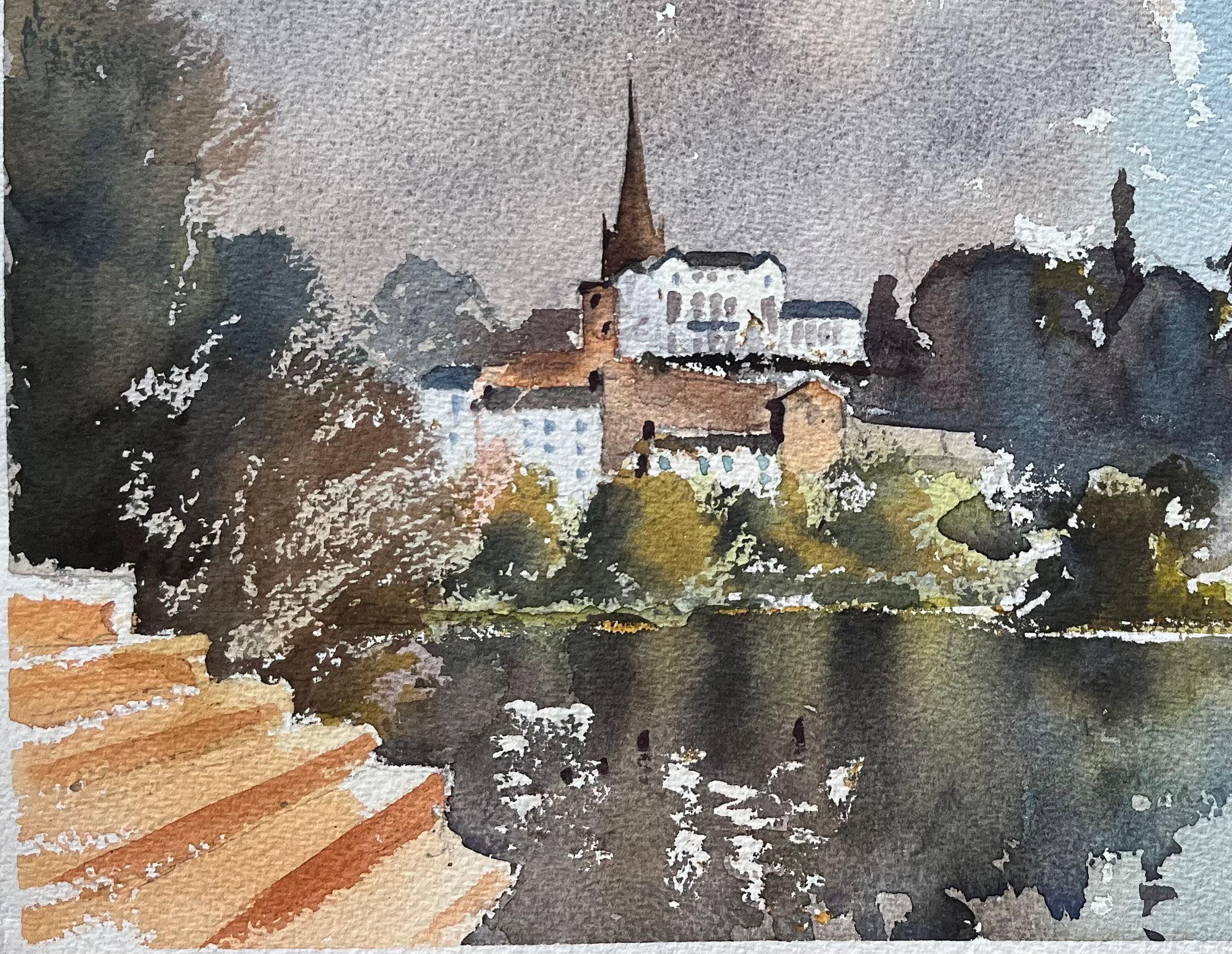 Acuarela impresionista británica de un encantador pueblo ribereño con iglesia - Landscape Painting Gris de Anthony Avery