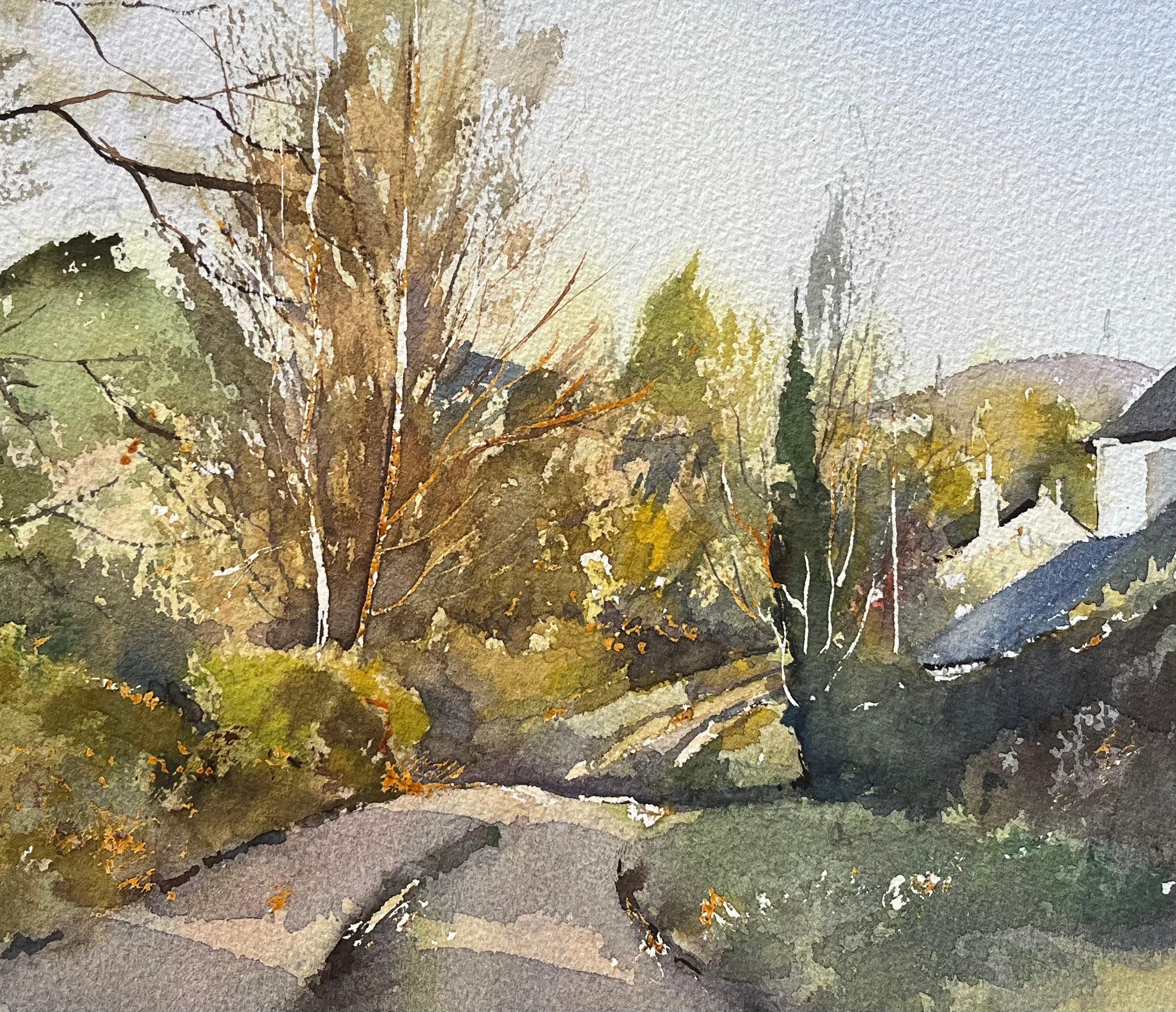 Acuarela impresionista británica de un camino rural y una casa de campo en otoño - Landscape Painting Gris de Anthony Avery