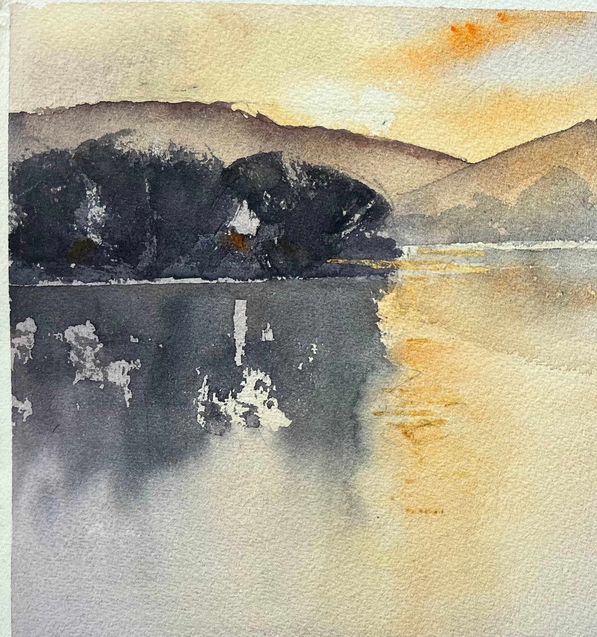 Acuarela impresionista británica de un lago brumoso al atardecer - Painting Impresionista de Anthony Avery