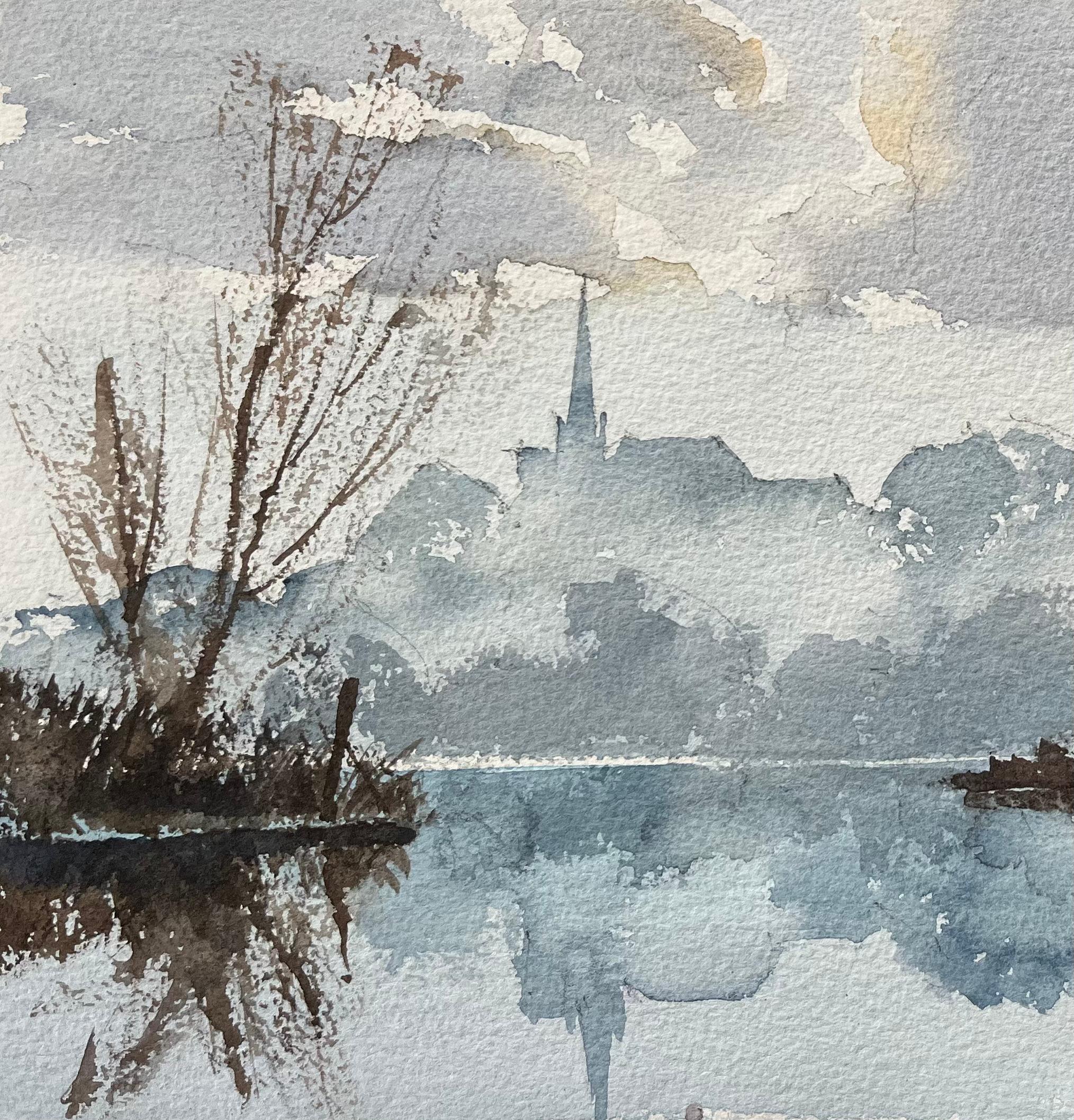 Britisches impressionistisches Aquarell einer Misty Riverside mit Kirchenschleife, British Impressionismus (Grau), Landscape Painting, von Anthony Avery