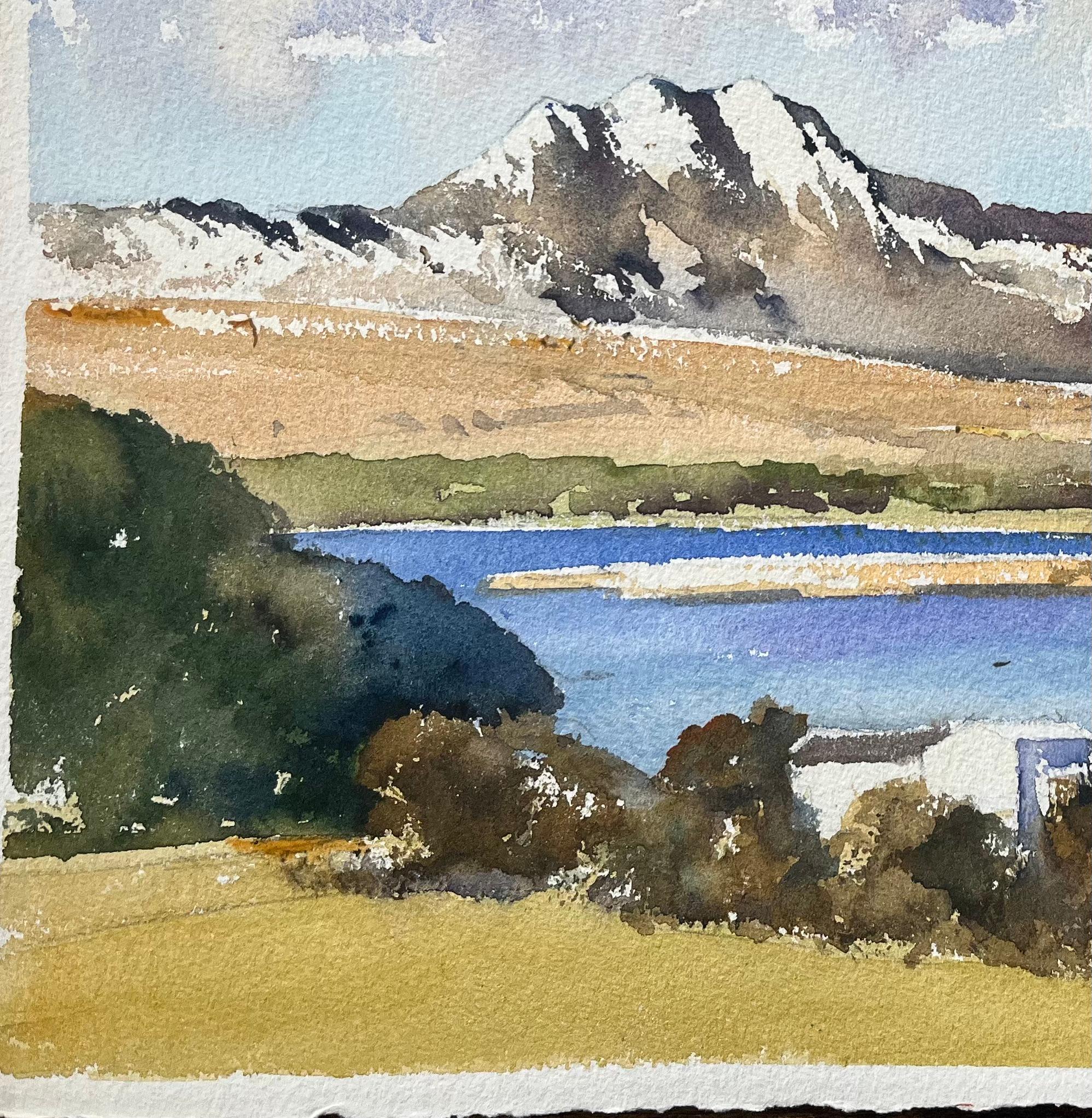 Britischer Impressionist Aquarell eines schneebedeckten Gebirges und eines Sees (Grau), Landscape Painting, von Anthony Avery