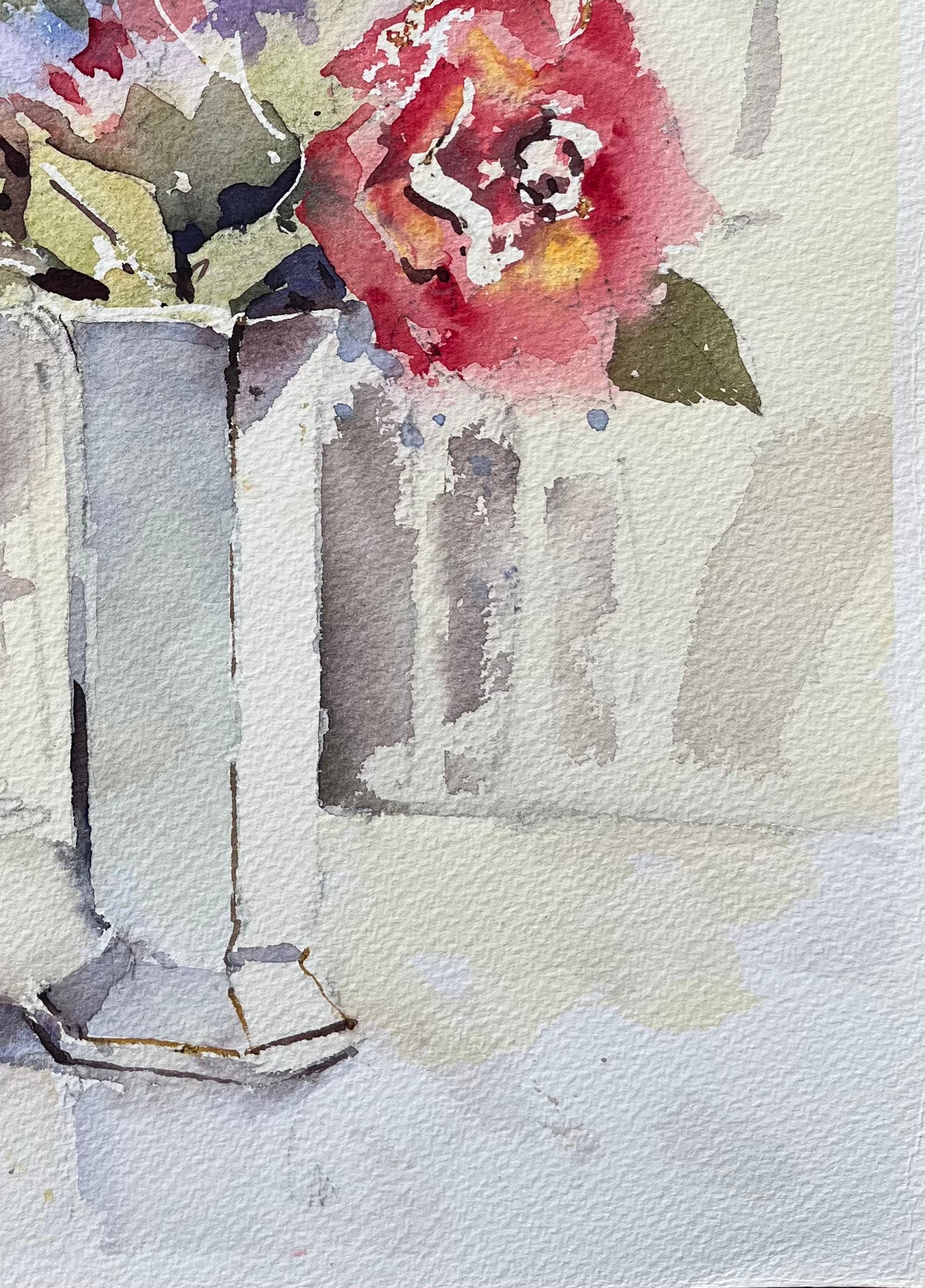Titel: Aquarell eines britischen Impressionisten mit einem Blumenstillleben in einer Vase
Von Anthony Avery (Brite 1946-2023)
Original-Aquarell auf Künstlerpapier, ungerahmt
Abmessungen: 15,25 x 11,25 Zoll (Höhe x Breite)
Zustand: Gut, mit leichten