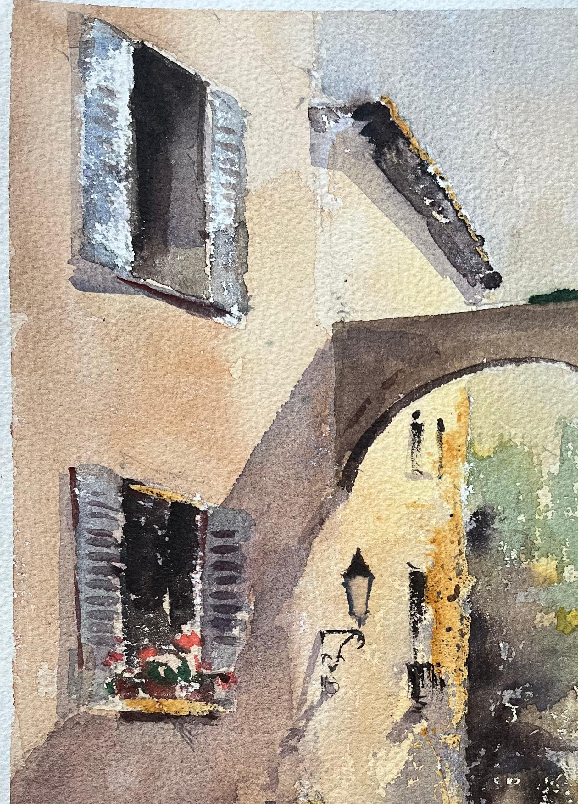 Britischer Impressionist Aquarell einer sonnenbeschienenen Gasse mit Torbogen und Figuren im Angebot 1