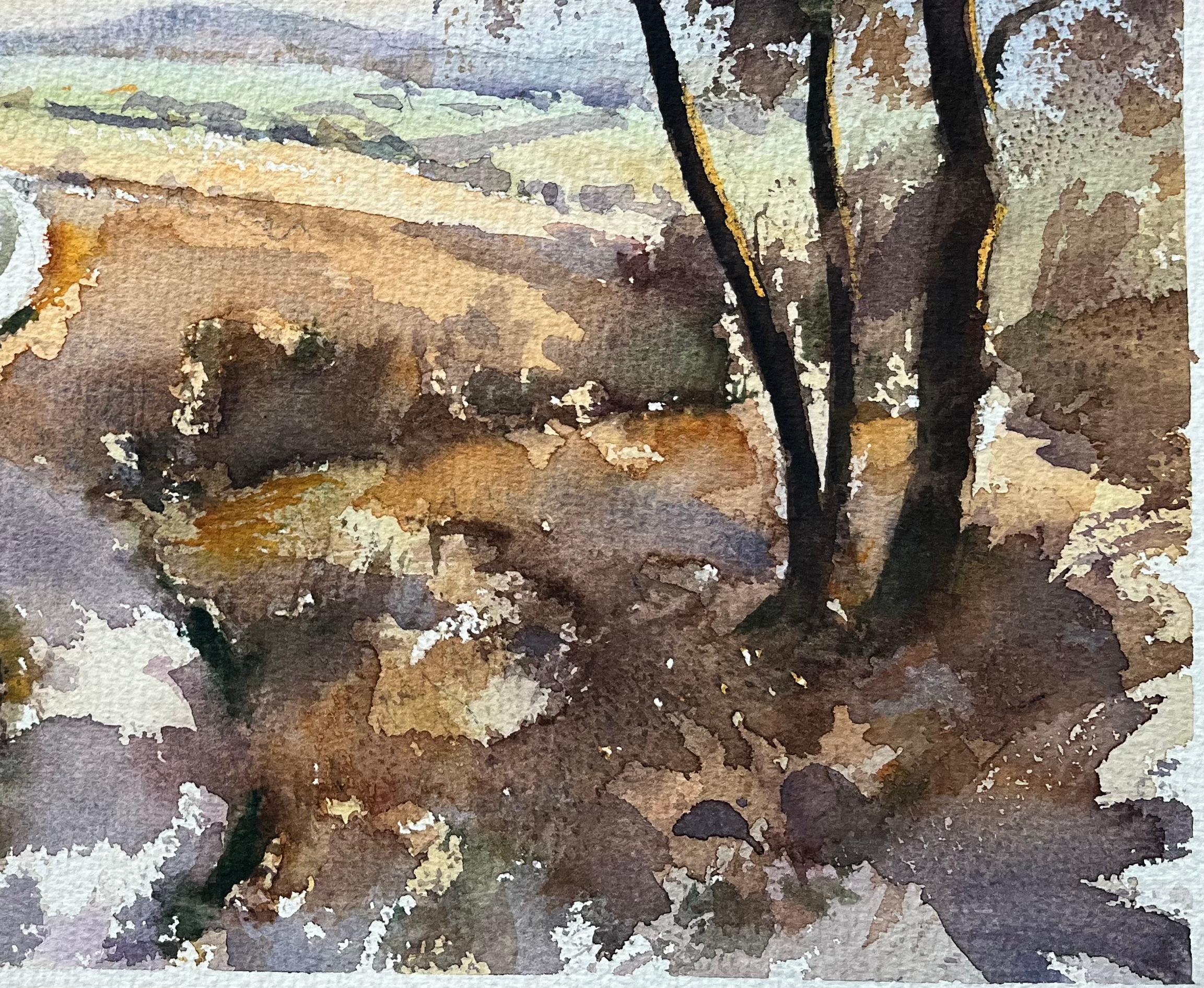 Acuarela impresionista británica de un tranquilo camino rural con colinas ondulantes - Landscape Painting Gris de Anthony Avery