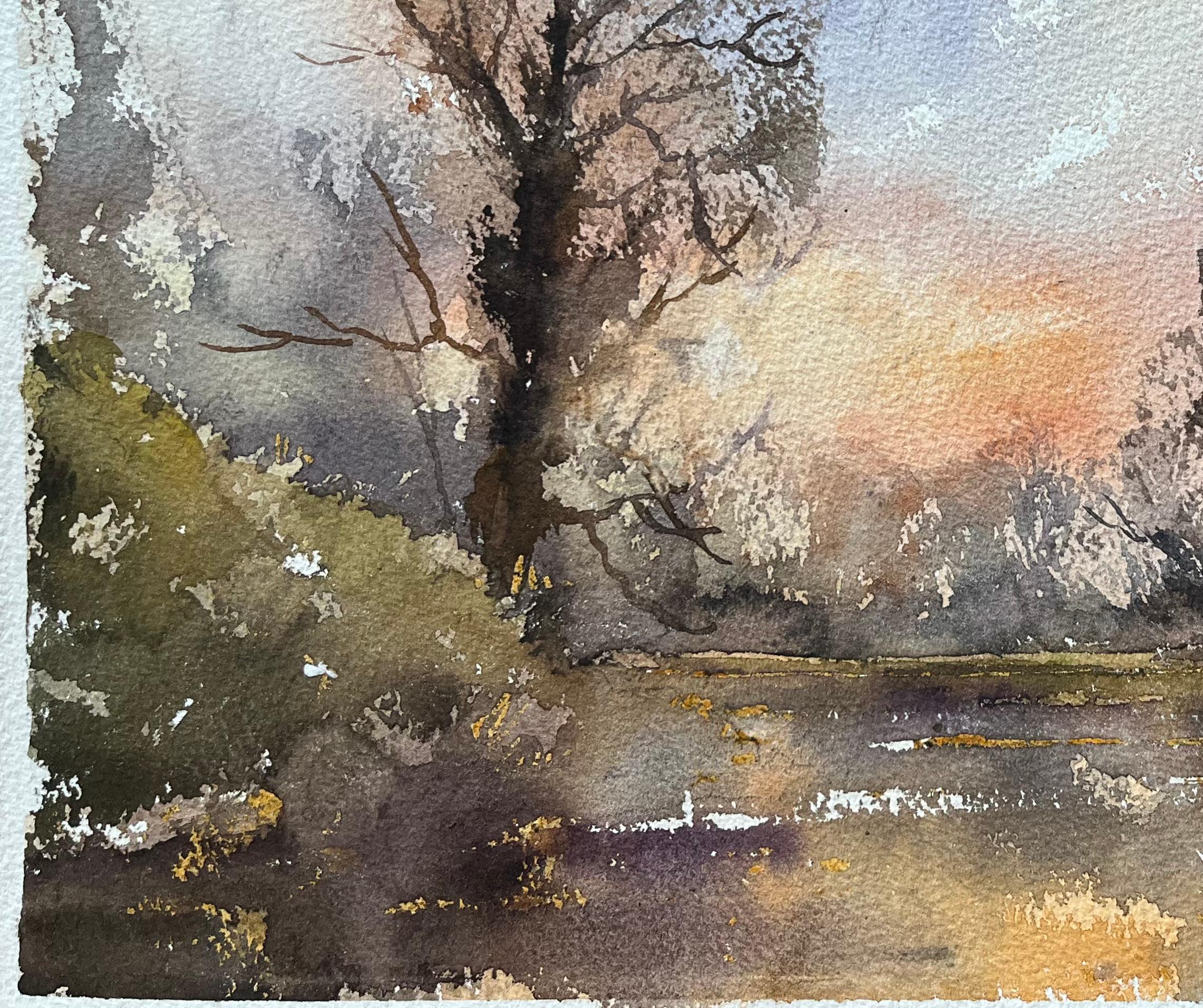 Titel: Britischer Impressionist Aquarell eines ruhigen Sonnenuntergangs über ruhigen Gewässern
Von Anthony Avery (Brite 1946-2023)
Original-Aquarell auf Künstlerpapier, ungerahmt
Abmessungen: 11 x 15,25 Zoll (Höhe x Breite)
Zustand: Gut, mit