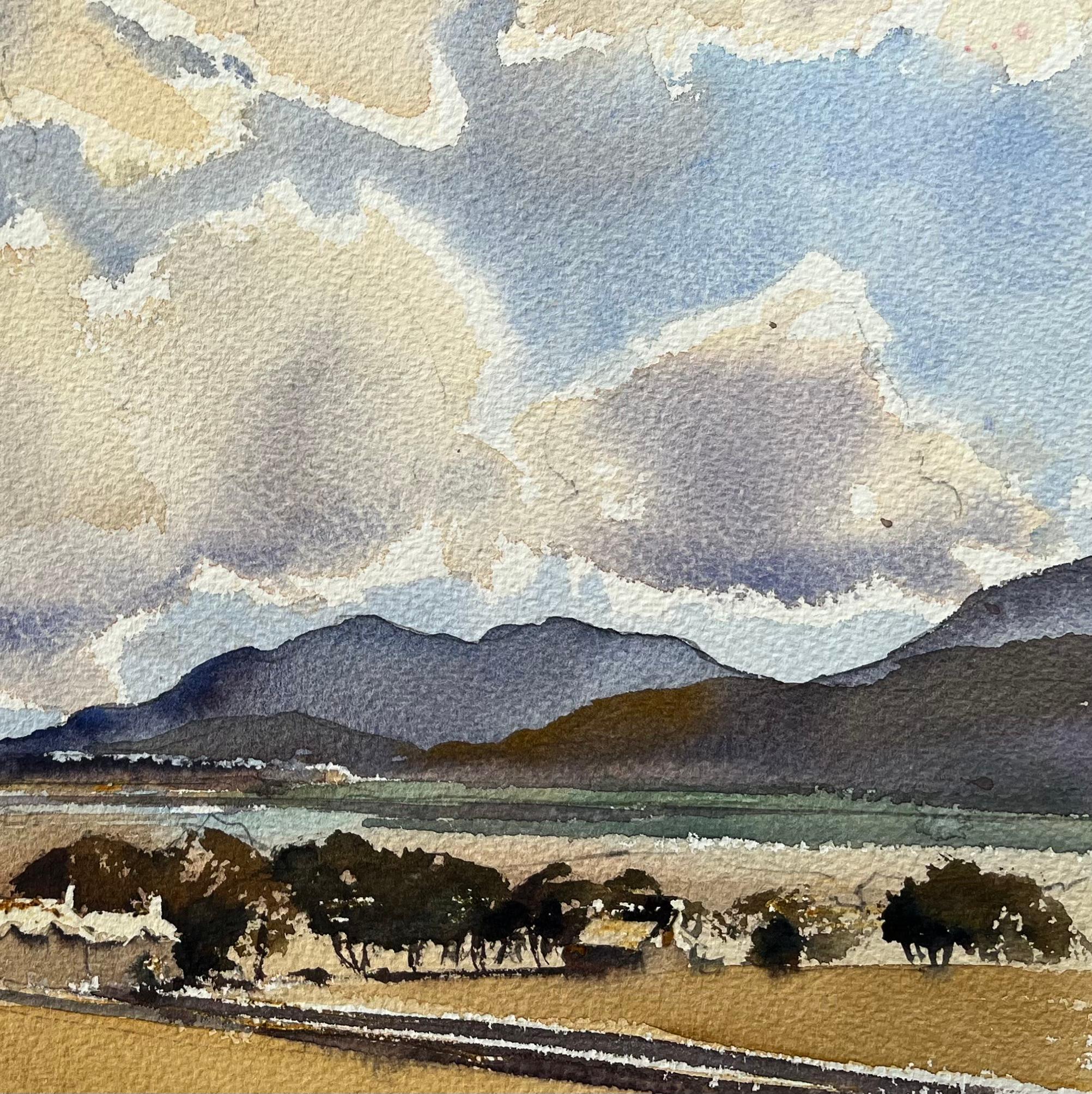 Aquarelle impressionniste britannique représentant un vase, Rolling Hills et une ferme - Impressionnisme Painting par Anthony Avery