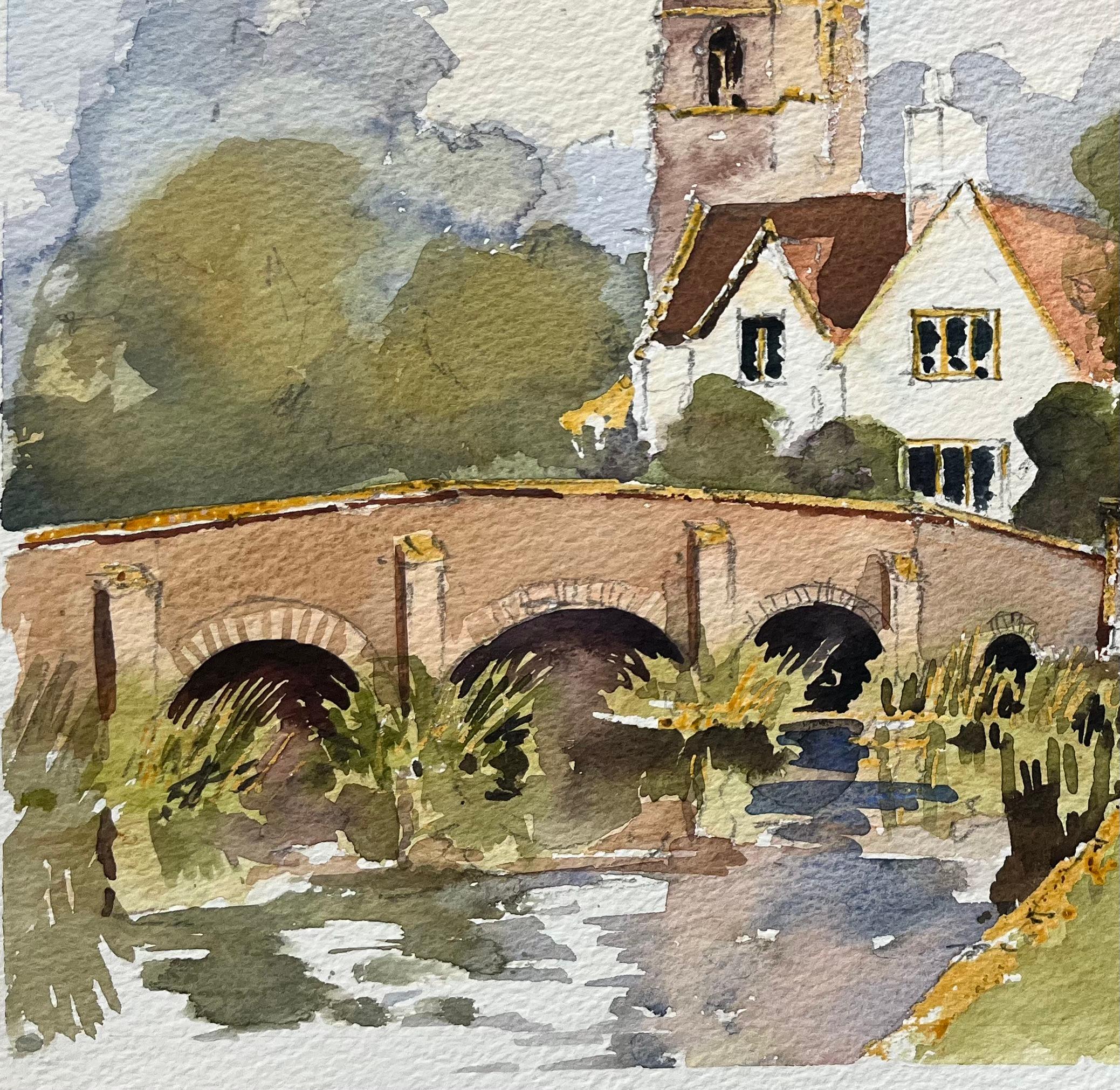 Britisches impressionistisches Aquarell einer Dorfszene mit Kirche und Brücke, British Impressionismus (Grau), Landscape Painting, von Anthony Avery