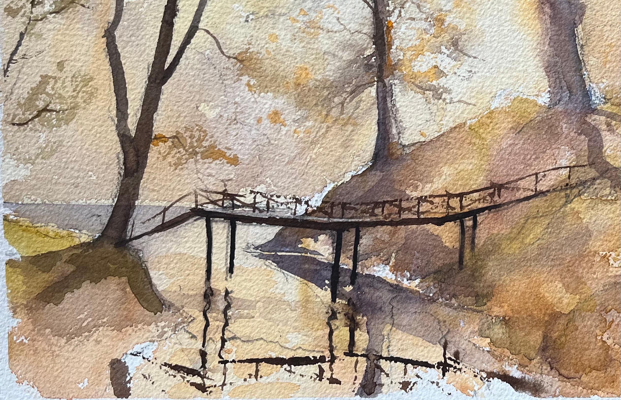 Acuarela impresionista británica de un puente de bosque con luz otoñal - Painting Impresionista de Anthony Avery