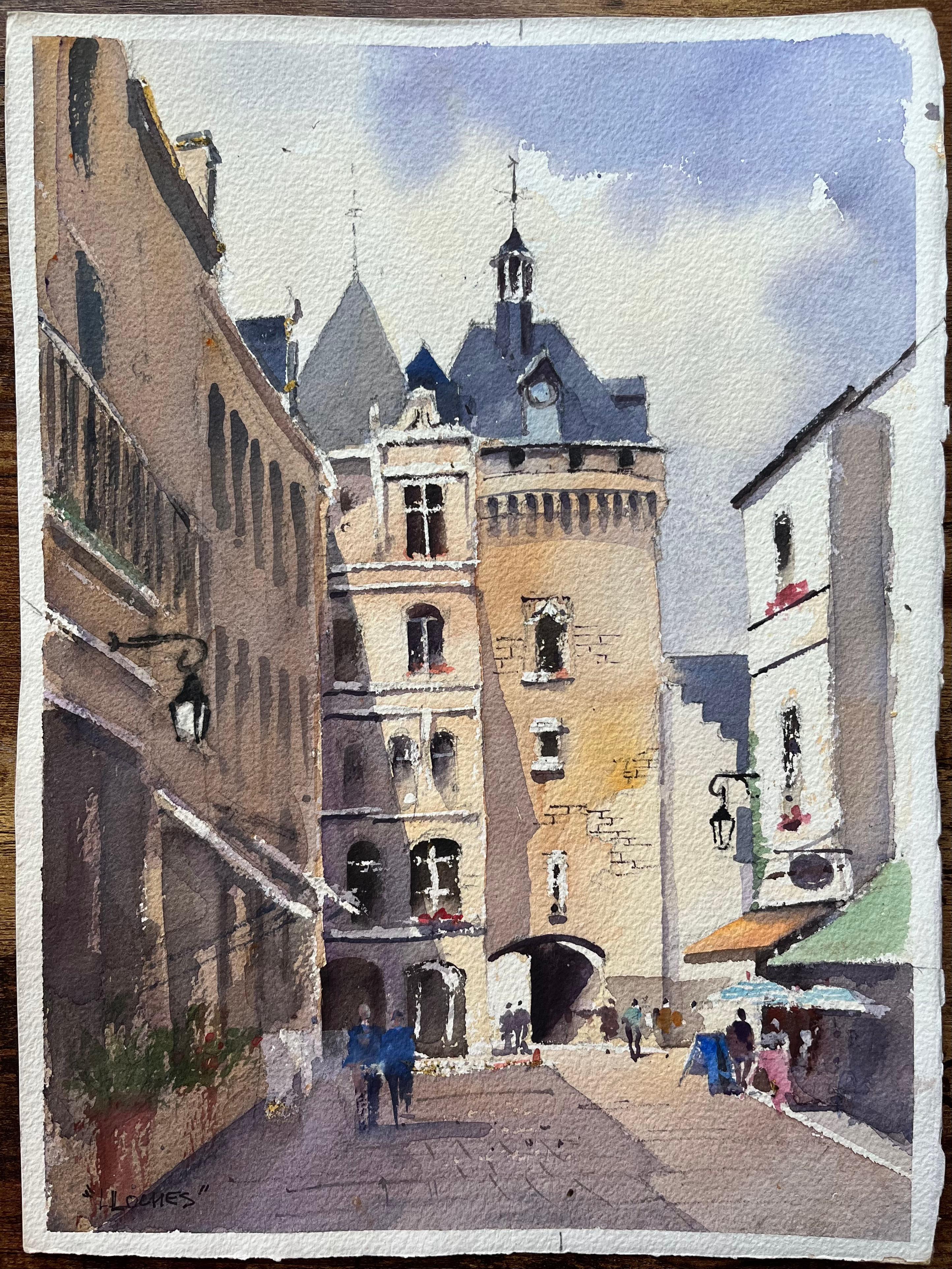 Acquerello impressionista britannico di charme architettonico nella piazza della città di Loches - Painting di Anthony Avery