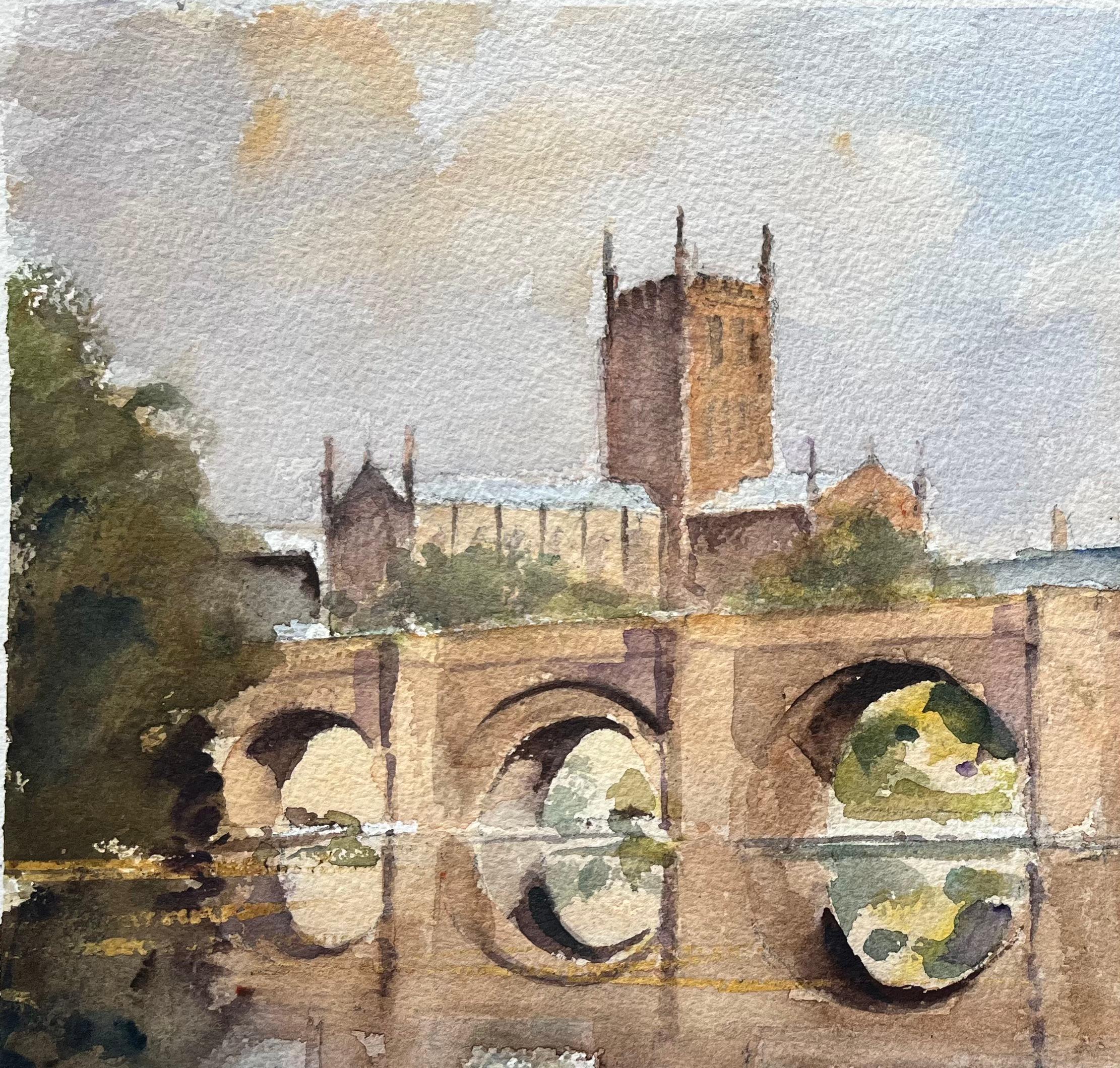 Acuarela Impresionista Británica de Puente en Hereford con Catedral - Landscape Painting Gris de Anthony Avery