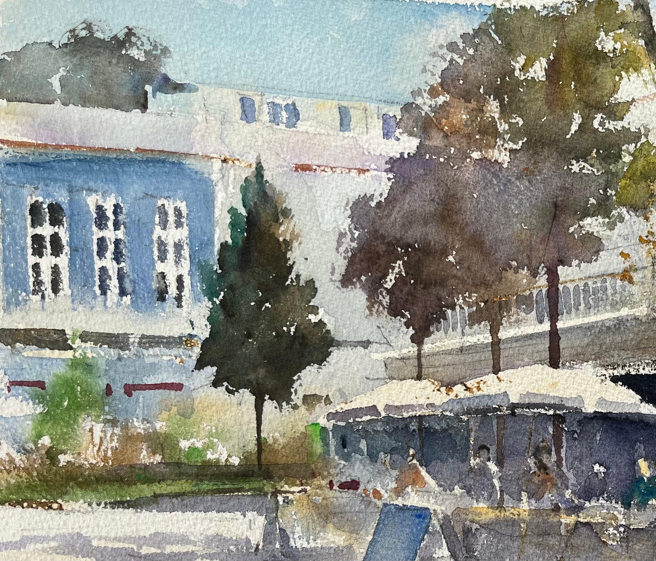 Aquarelle impressionniste britannique représentant un café animé à l'ombre d'une place ensoleillée - Painting de Anthony Avery