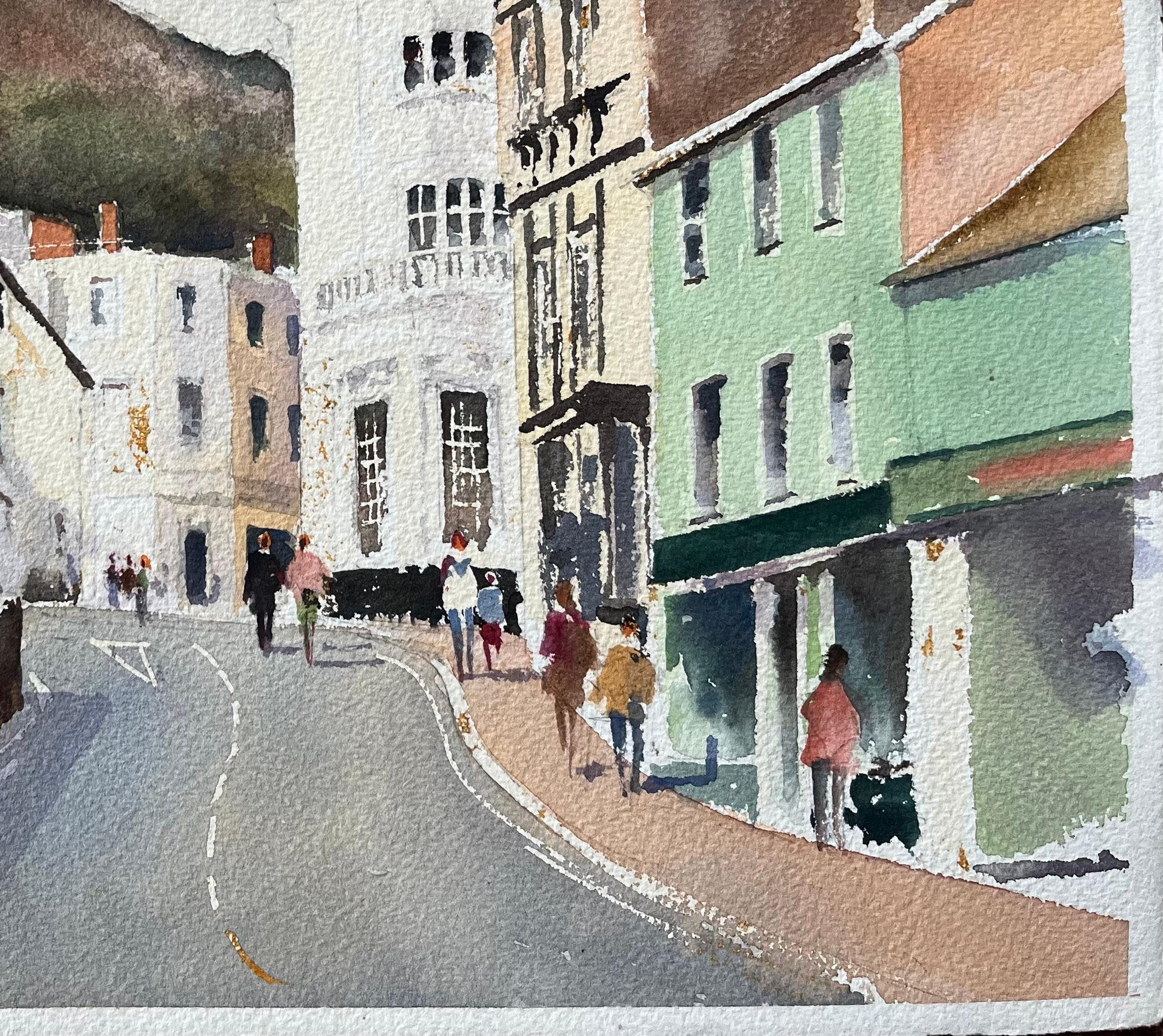 Britischer Impressionist Aquarell von Charming Townscape mit einem Hillside Backdrop (Impressionismus), Painting, von Anthony Avery