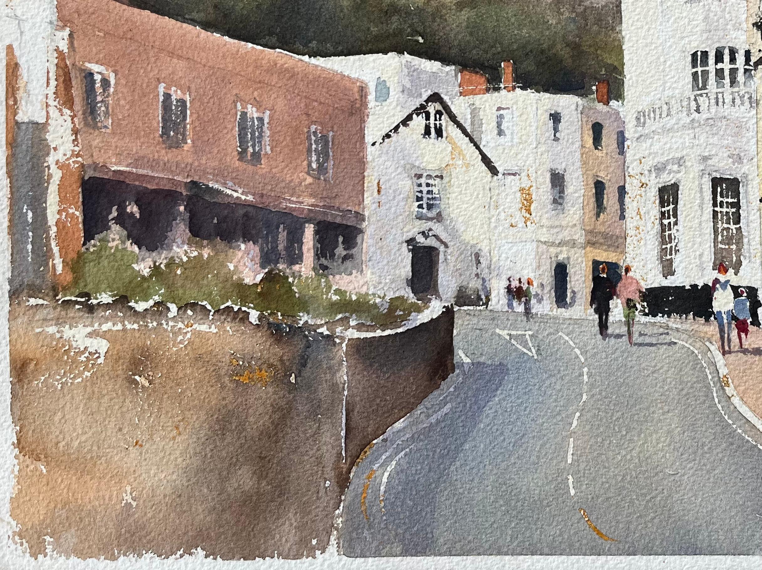 Titel: Britisches impressionistisches Aquarell einer charmanten Stadtlandschaft vor einer Bergkulisse
Von Anthony Avery (Brite 1946-2023)
Original-Aquarell auf Künstlerpapier, ungerahmt
Abmessungen: 11,25 x 15,25 Zoll (Höhe x Breite)
Zustand: Gut,