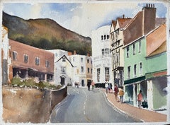 Britischer Impressionist Aquarell von Charming Townscape mit einem Hillside Backdrop