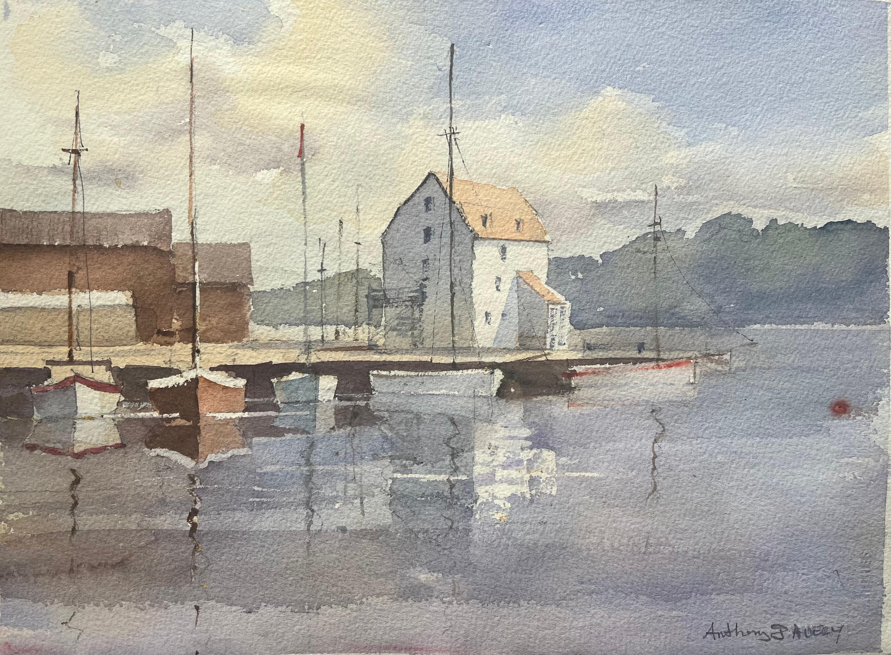 Landscape Painting de Anthony Avery - Acuarela impresionista británica de puerto costero con veleros