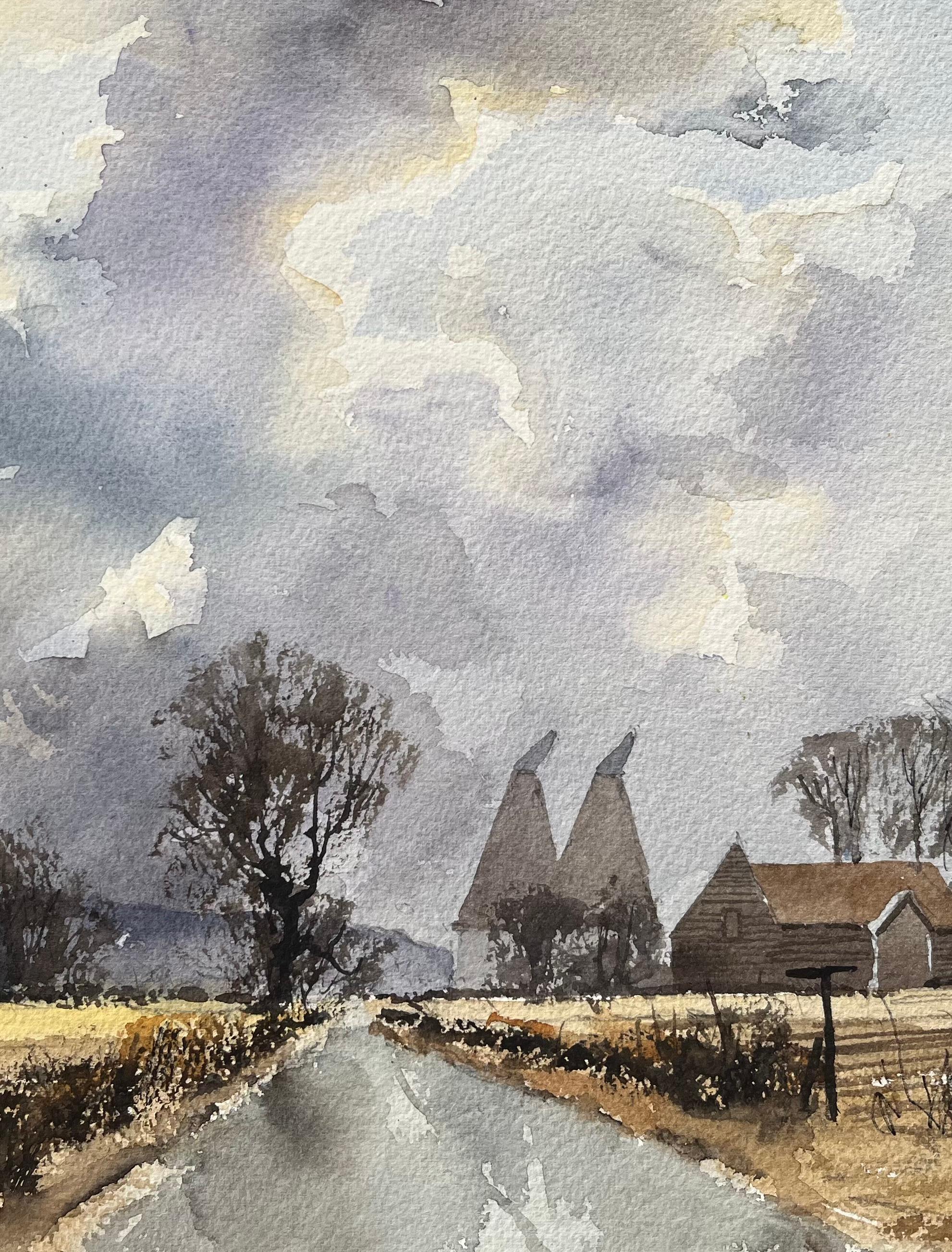 Acquerello impressionista britannico di una strada di campagna che conduce agli edifici della fattoria - Painting Impressionismo di Anthony Avery