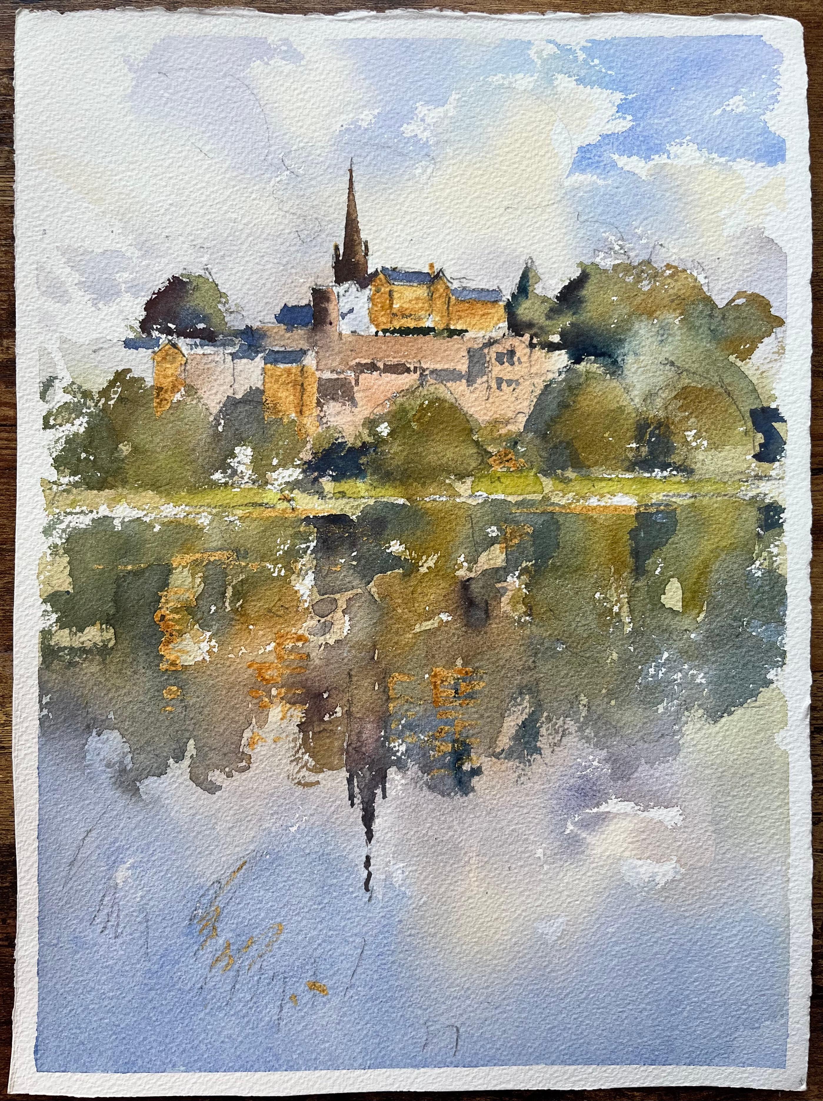 Aquarelle impressionniste britannique d'un village et d'une église de Hilltop Village avec reflets - Painting de Anthony Avery
