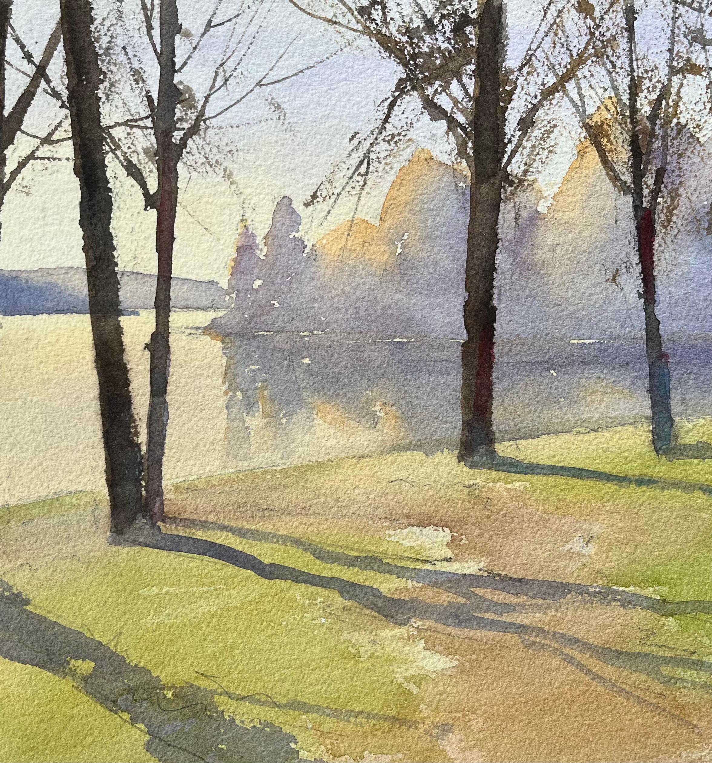 Acuarela impresionista británica de Sombras matinales junto al lago - Landscape Painting Beige de Anthony Avery